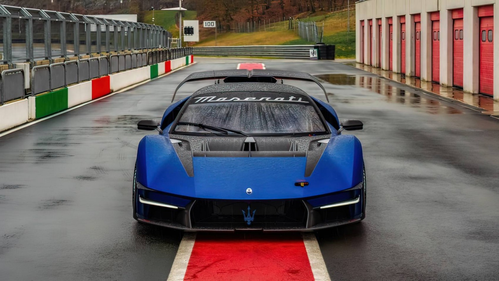 Maserati MCXtrema w boksach