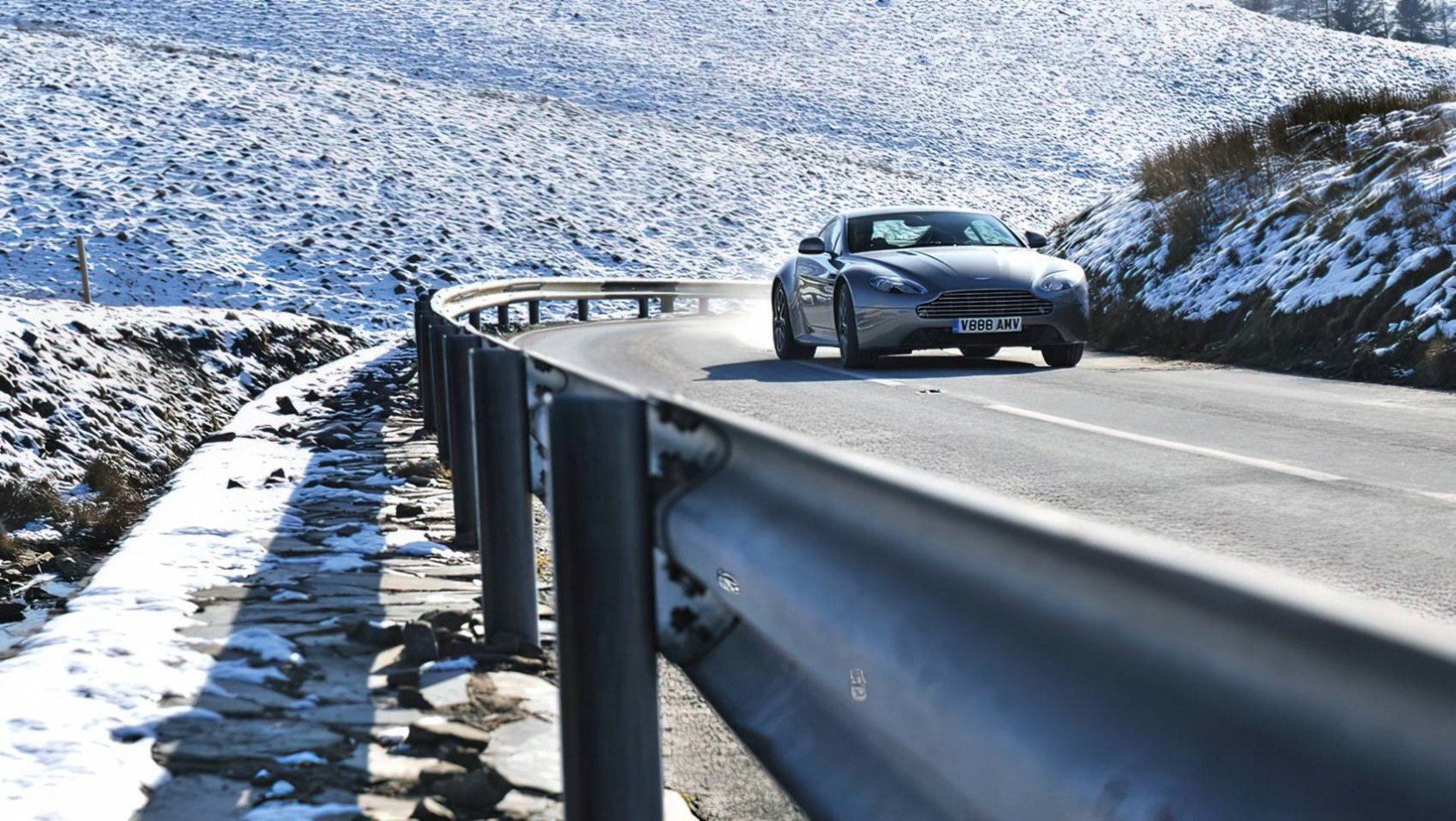 Aston Martin Vantage 2011 Aston Martin Vantage S jazda