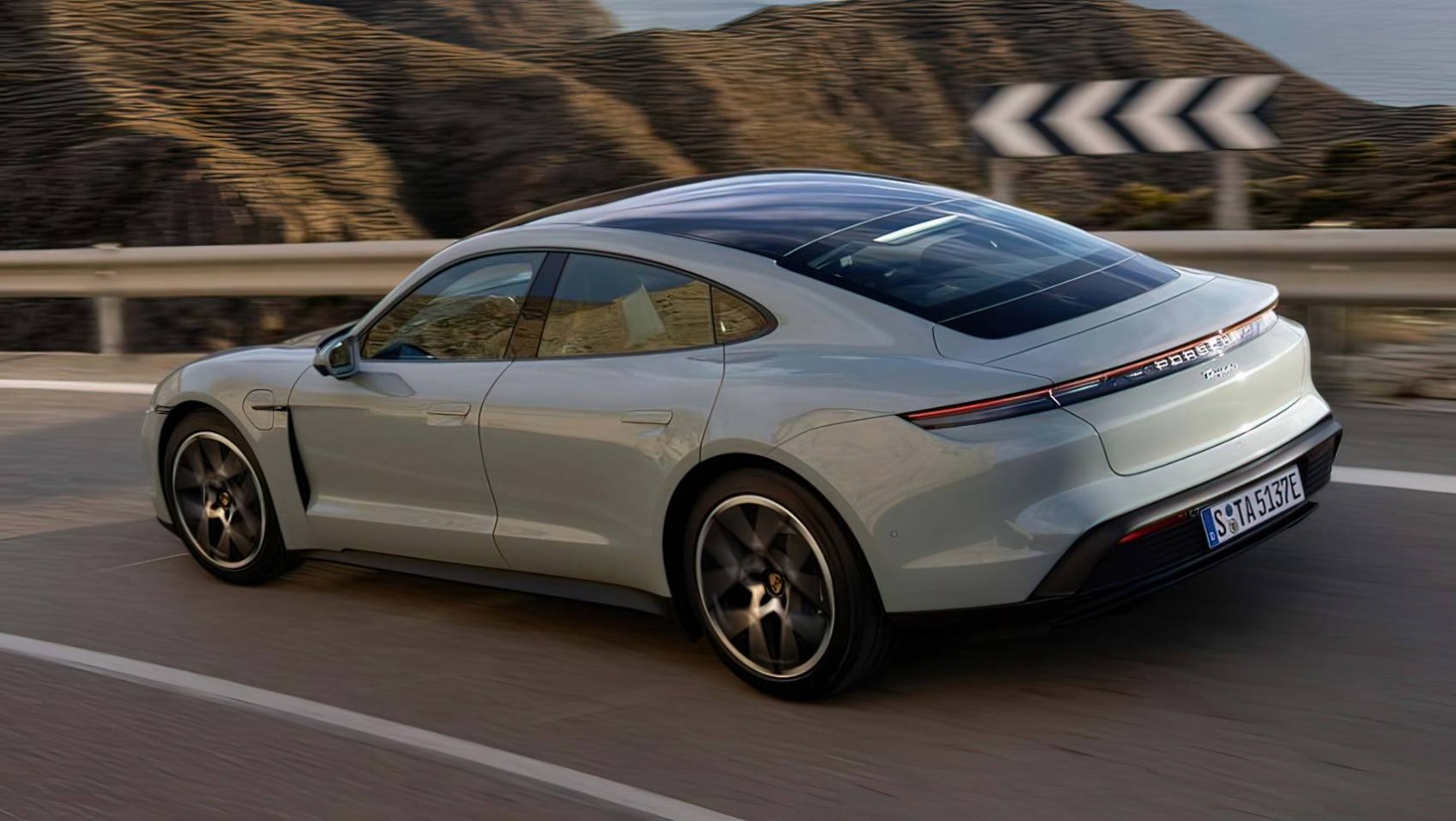 2024 Porsche Taycan przyspieszenie