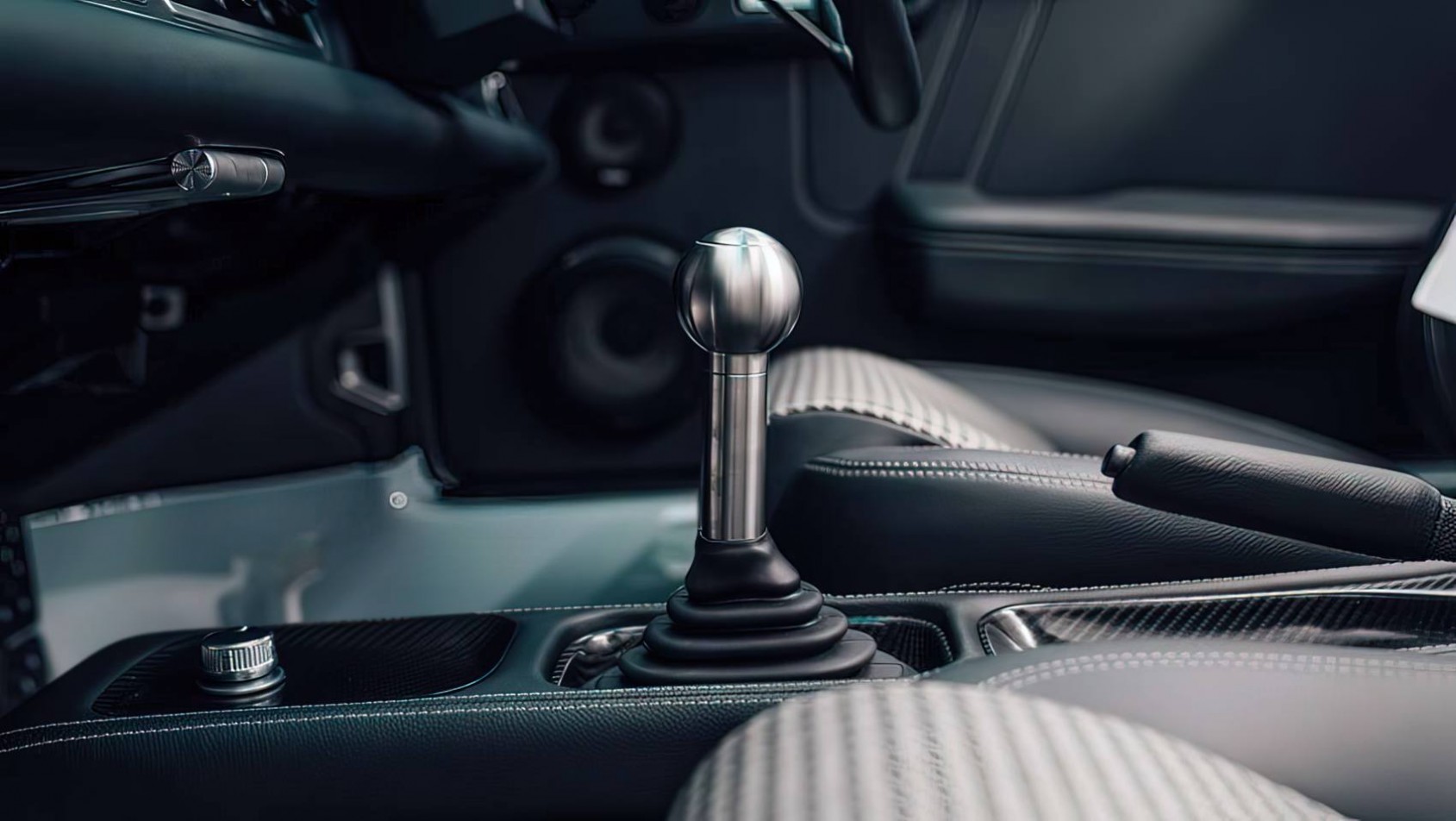 Theon Design 911 Targa detal wnętrza