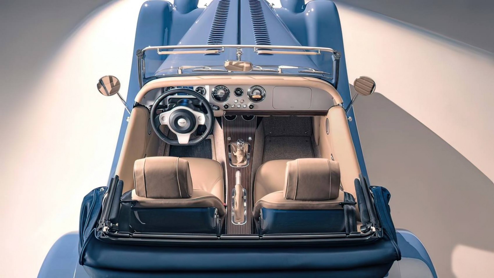 Morgan Plus Four MY2024 kokpit