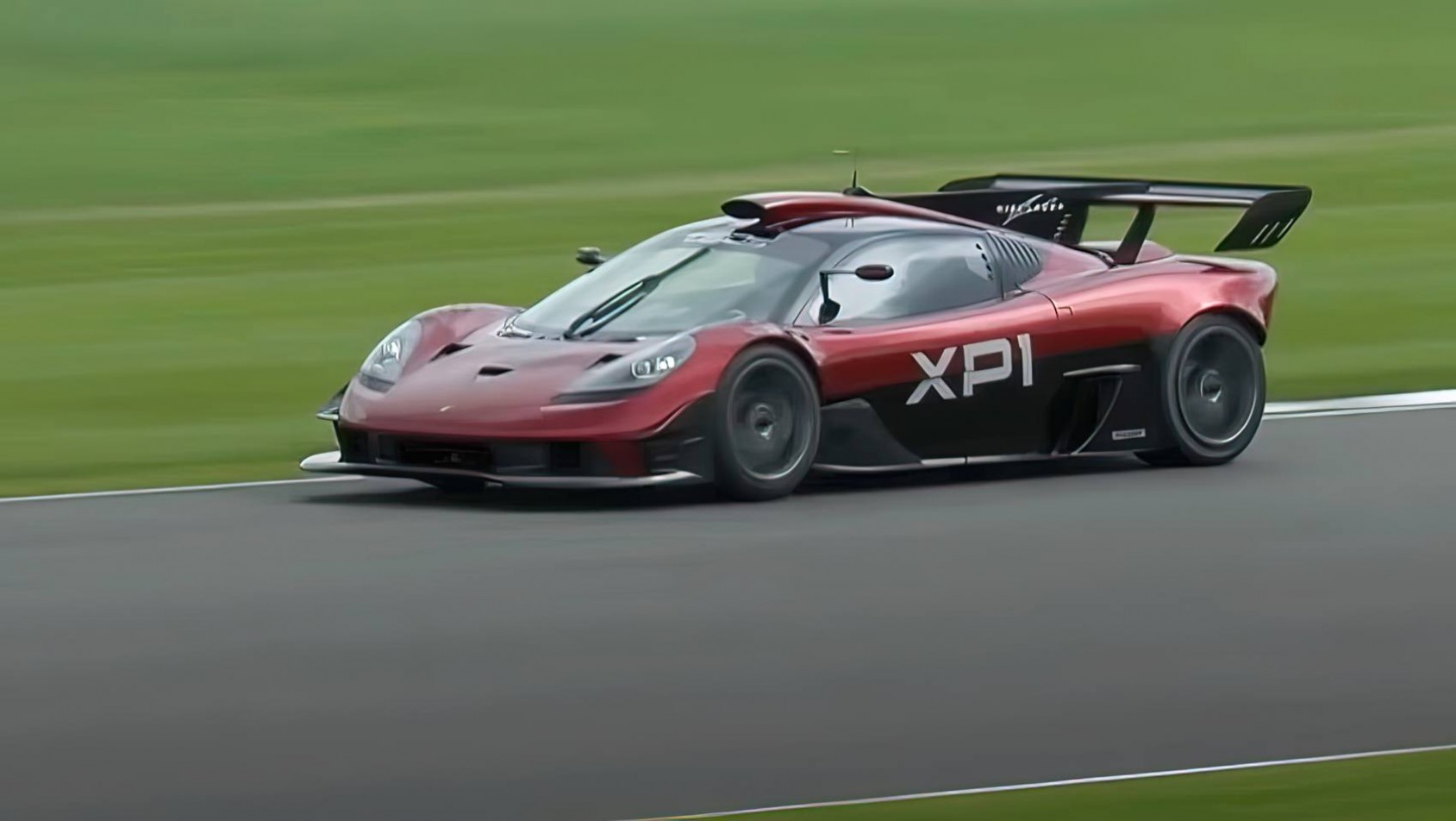 GMA T.50s jazda na torze