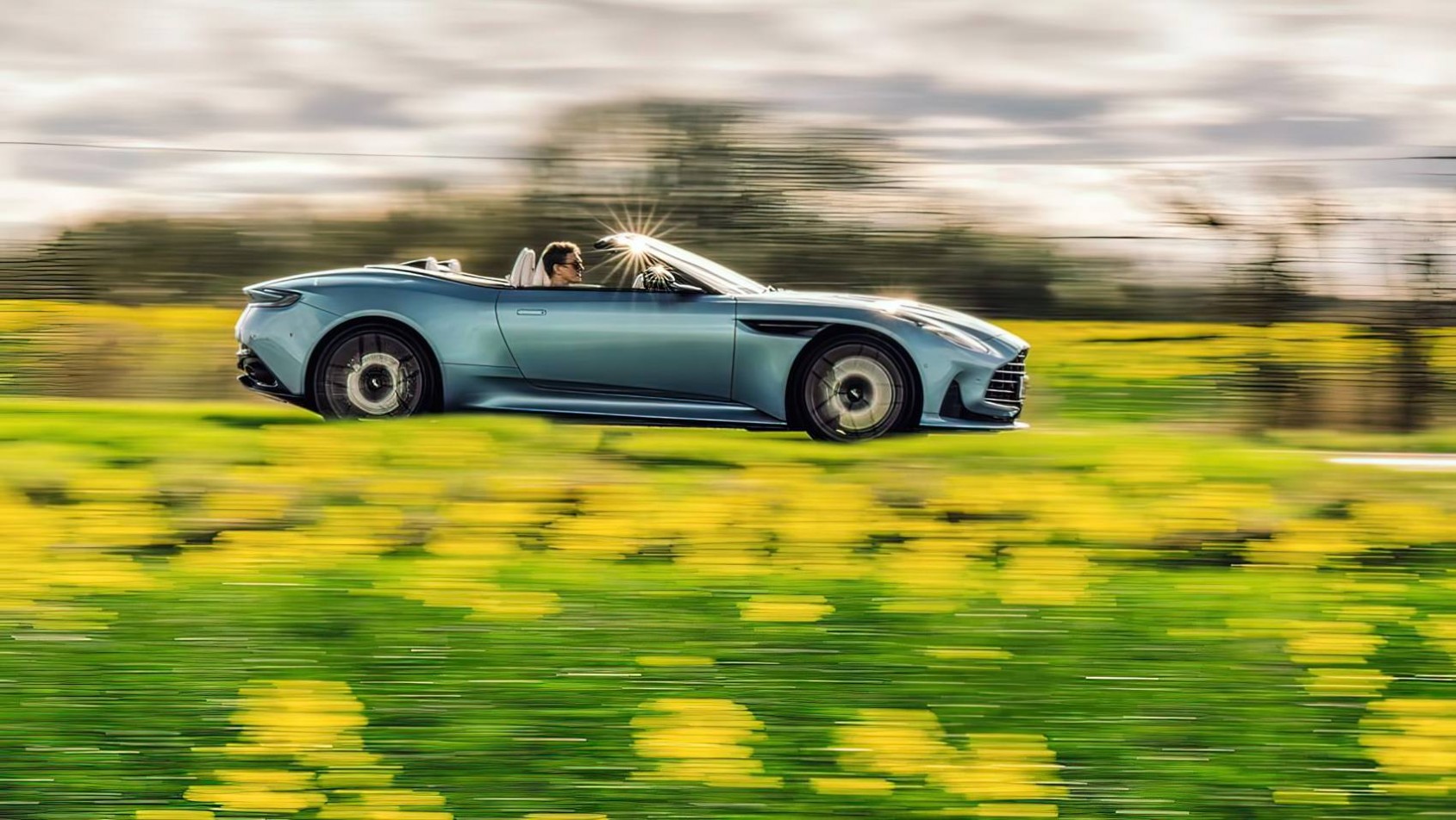 Aston Martin DB12 Aston Martin DB12 Volante dynamika