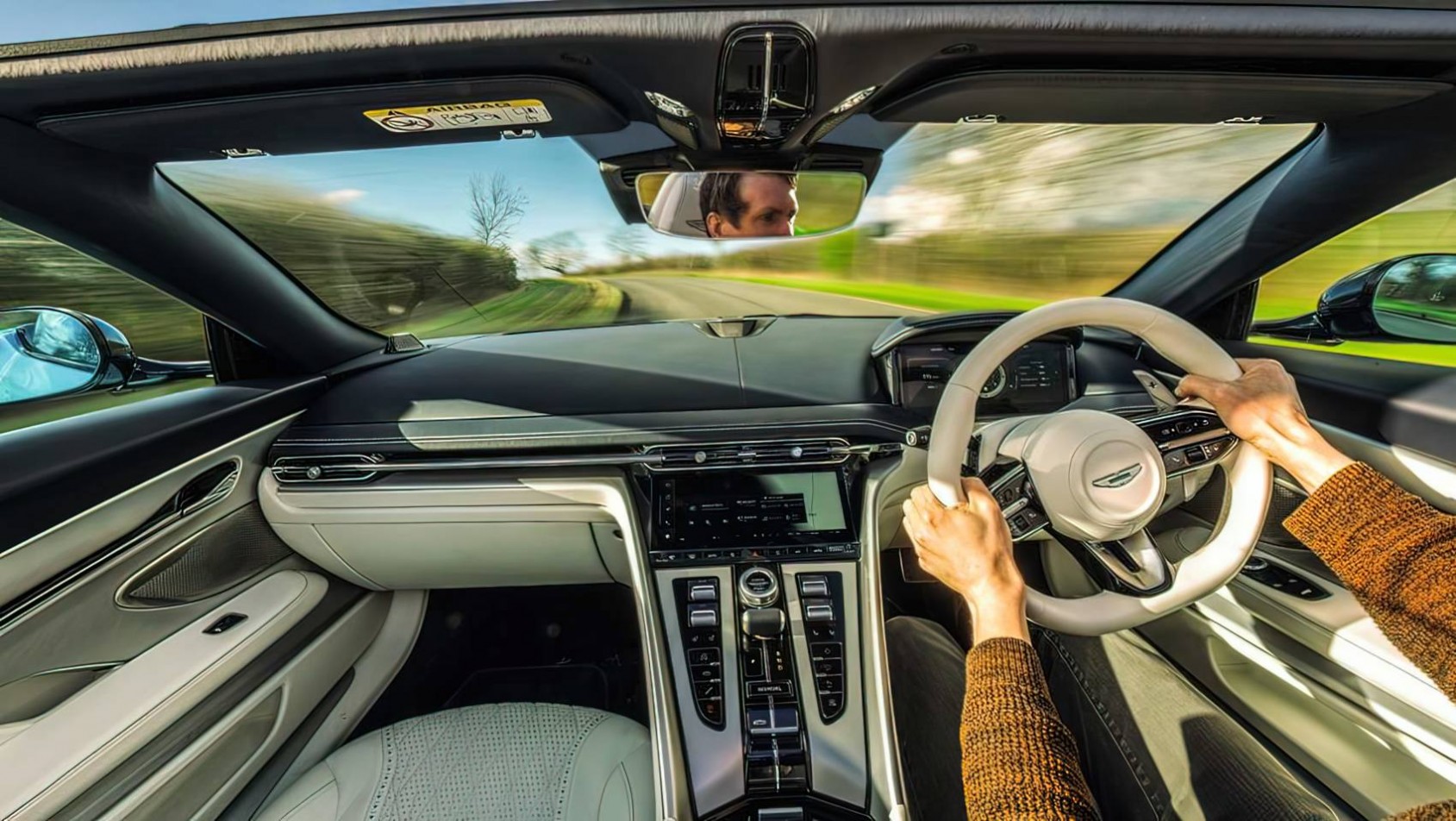 Aston Martin DB12 Aston Martin DB12 Volante wnętrze