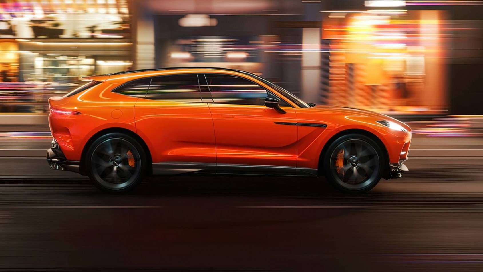 2024 Aston Martin DBX707 sylwetka