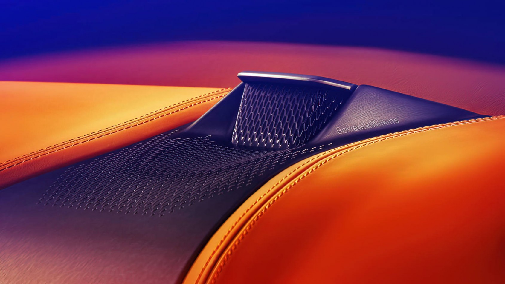 2024 Aston Martin DBX707 detal audio