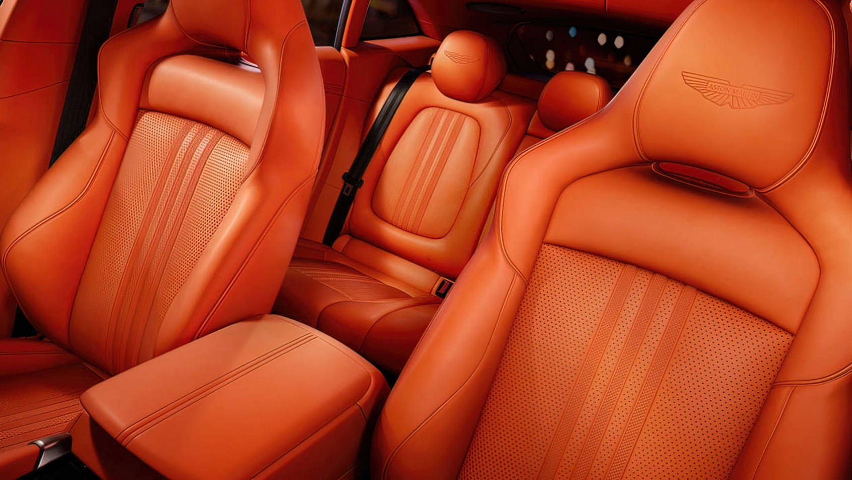 2024 Aston Martin DBX707 wnętrze