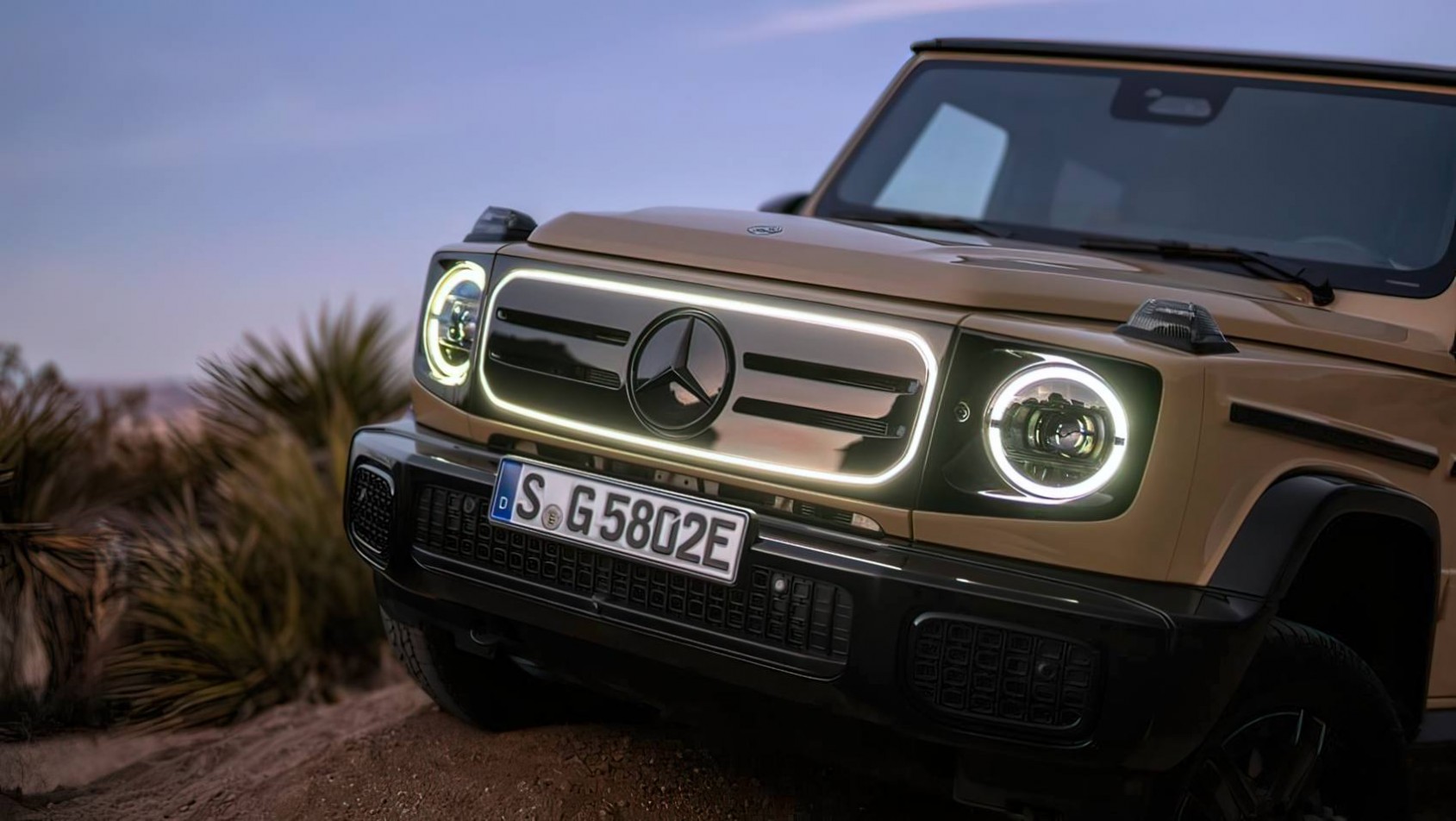 Mercedes-Benz G580 EV grill