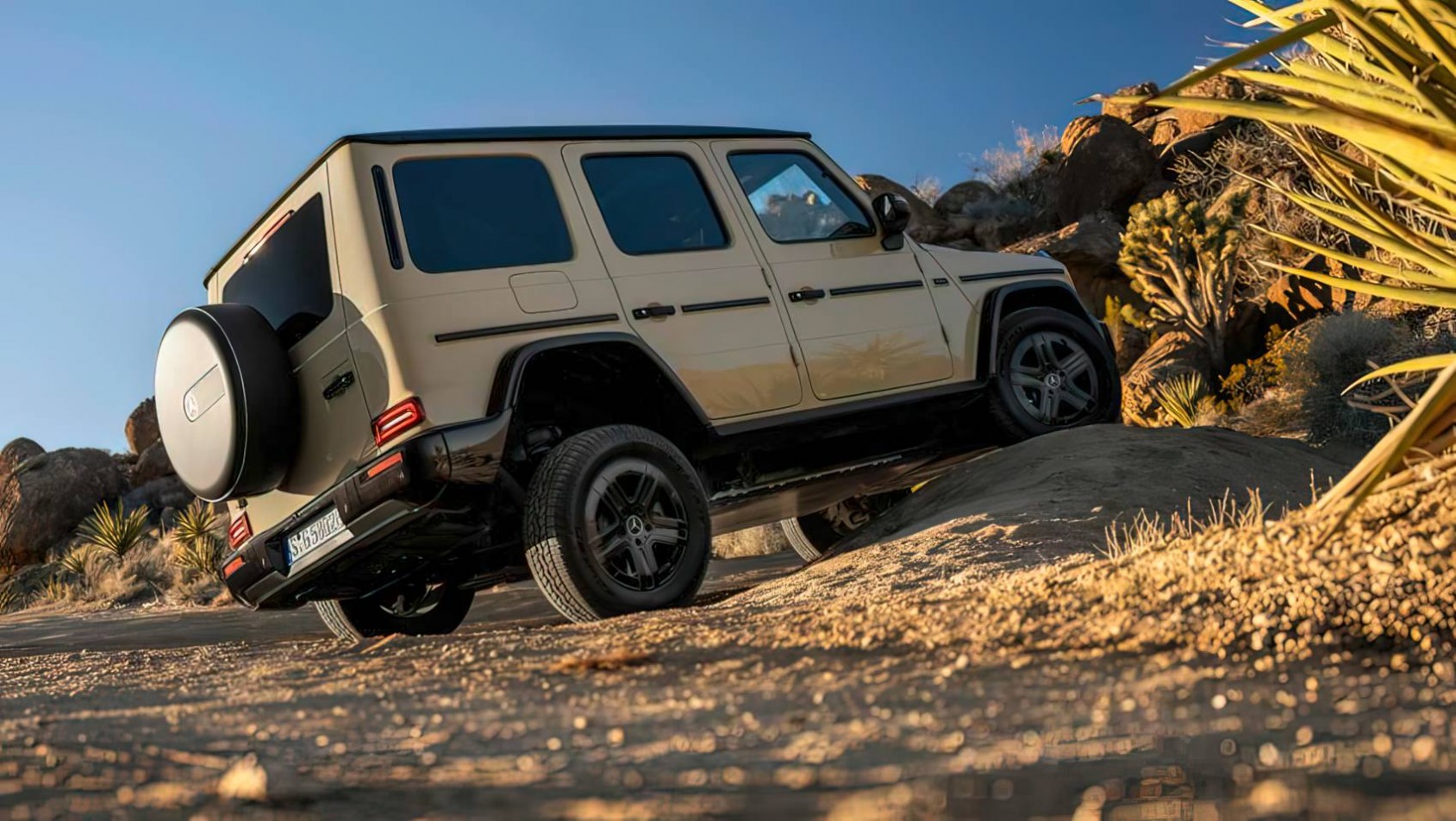 Mercedes-Benz G580 EV teren