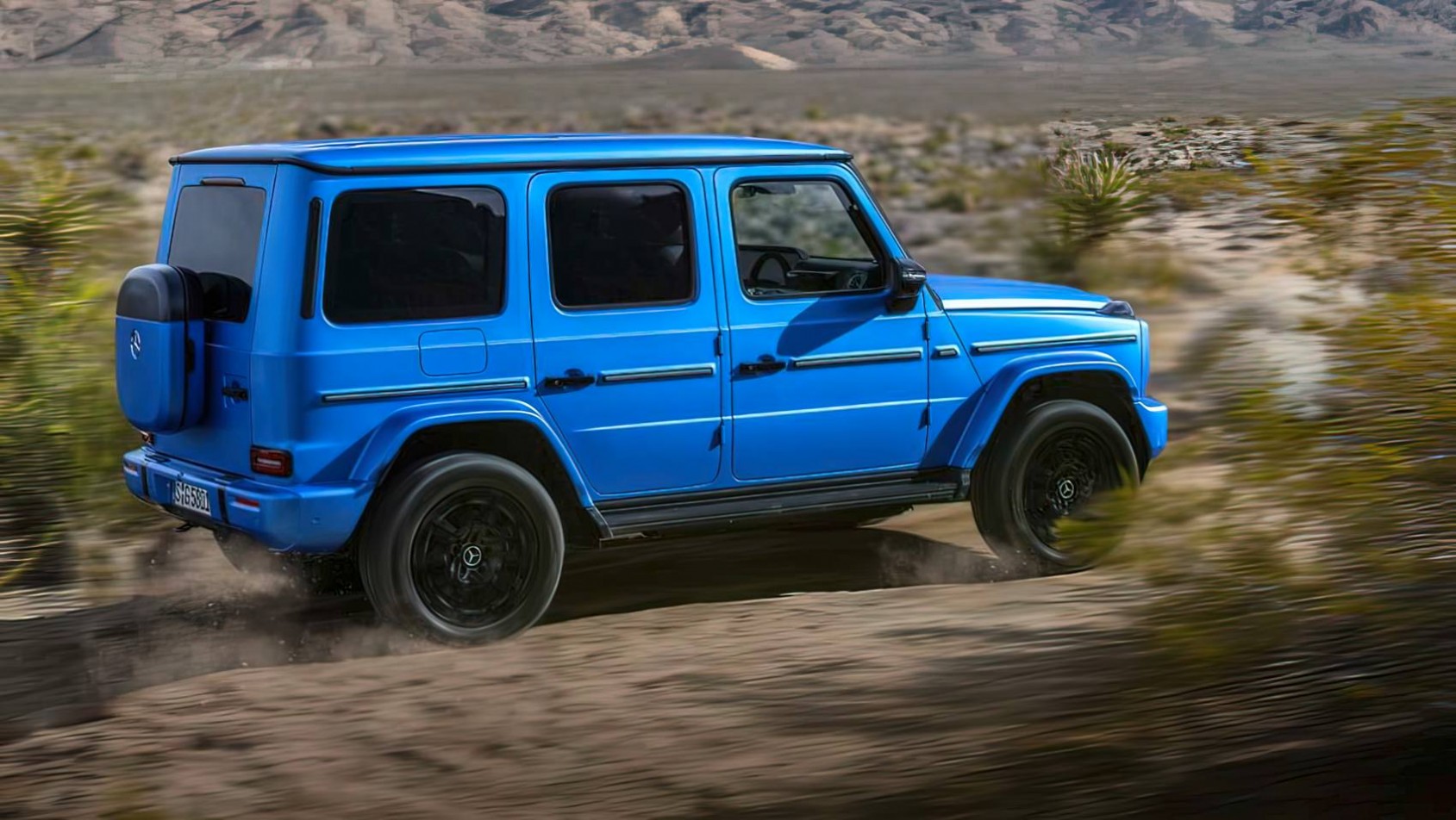 Mercedes-Benz G580 EV w terenie
