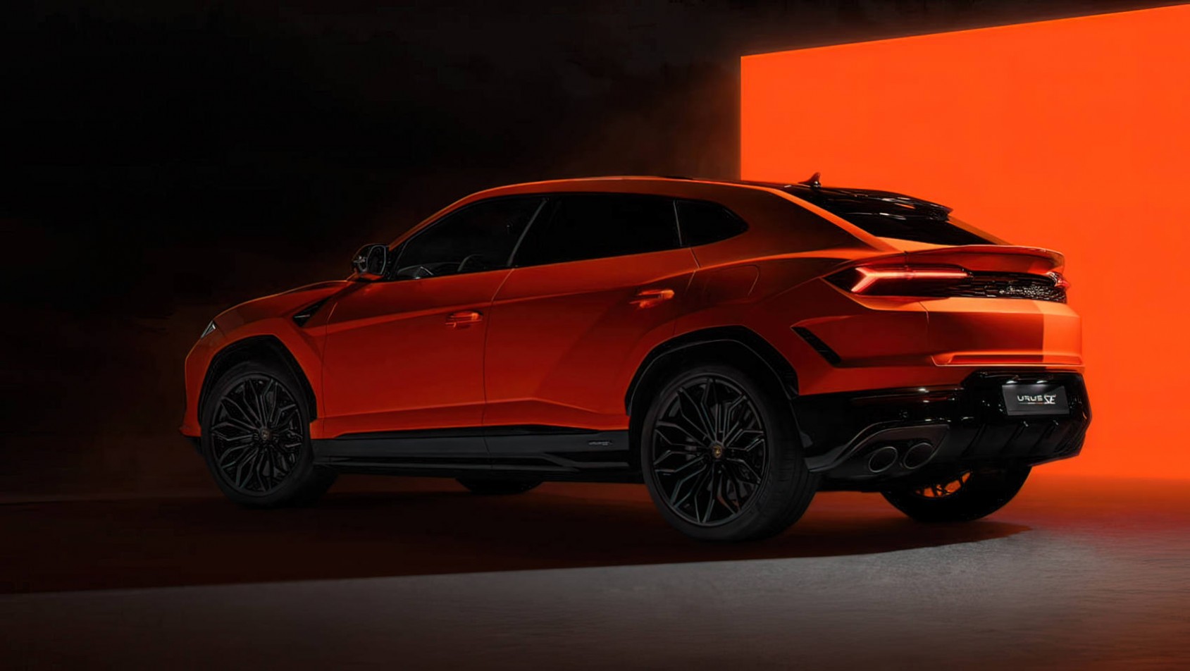 2024 Lamborghini Urus SE studio