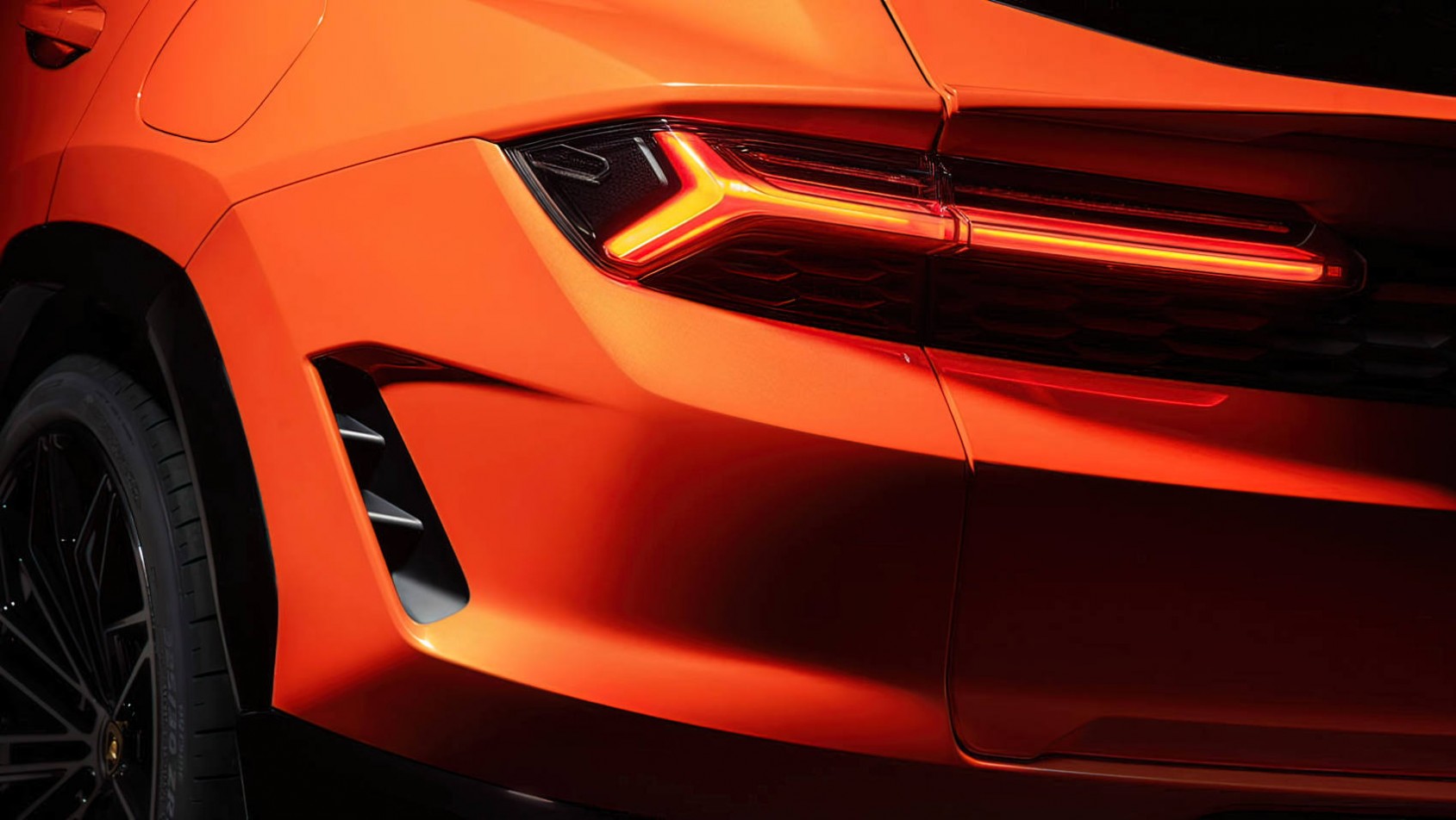 2024 Lamborghini Urus SE detal lampa tył