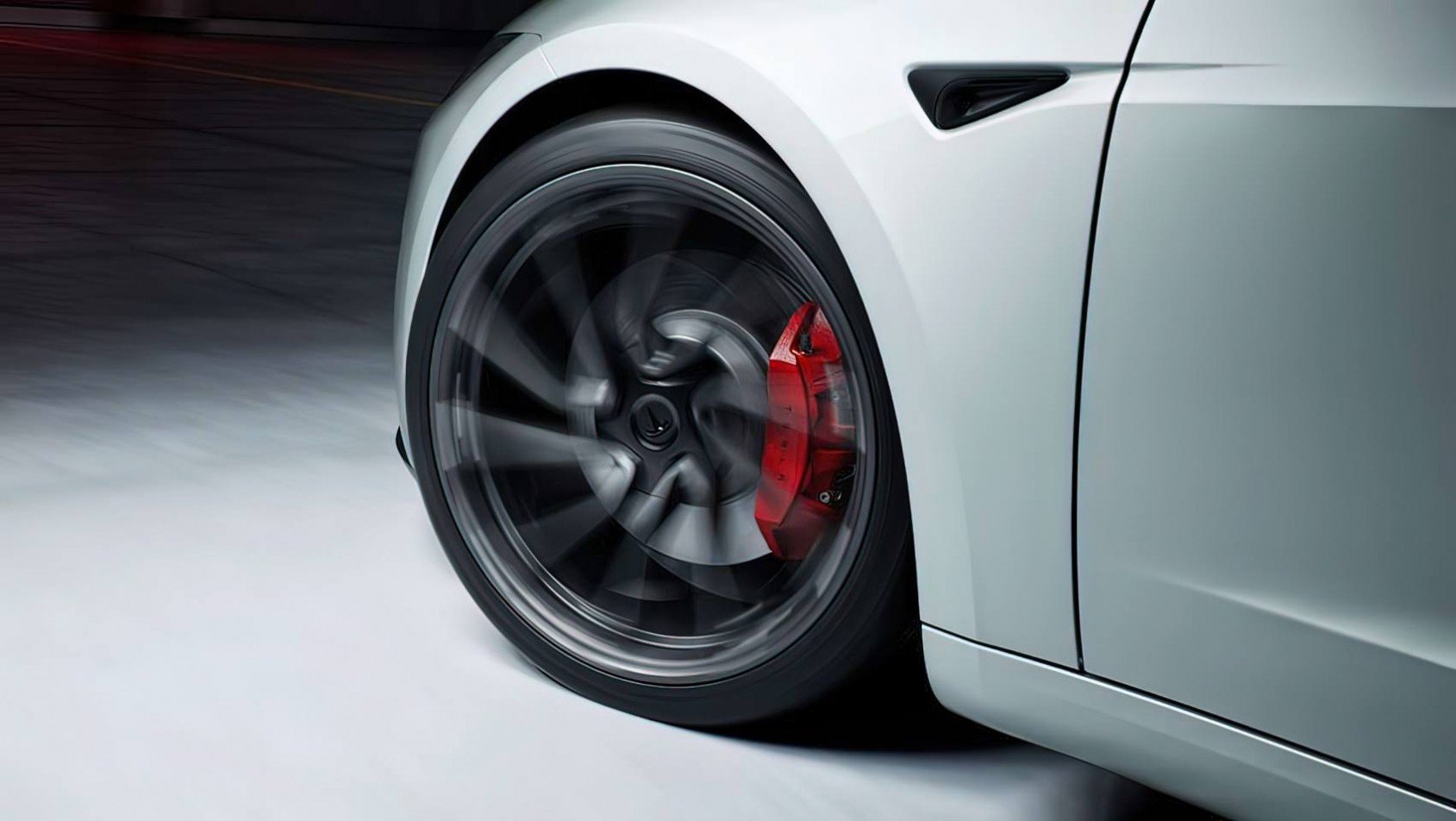 2024 Tesla Model 3 Performance hamulce