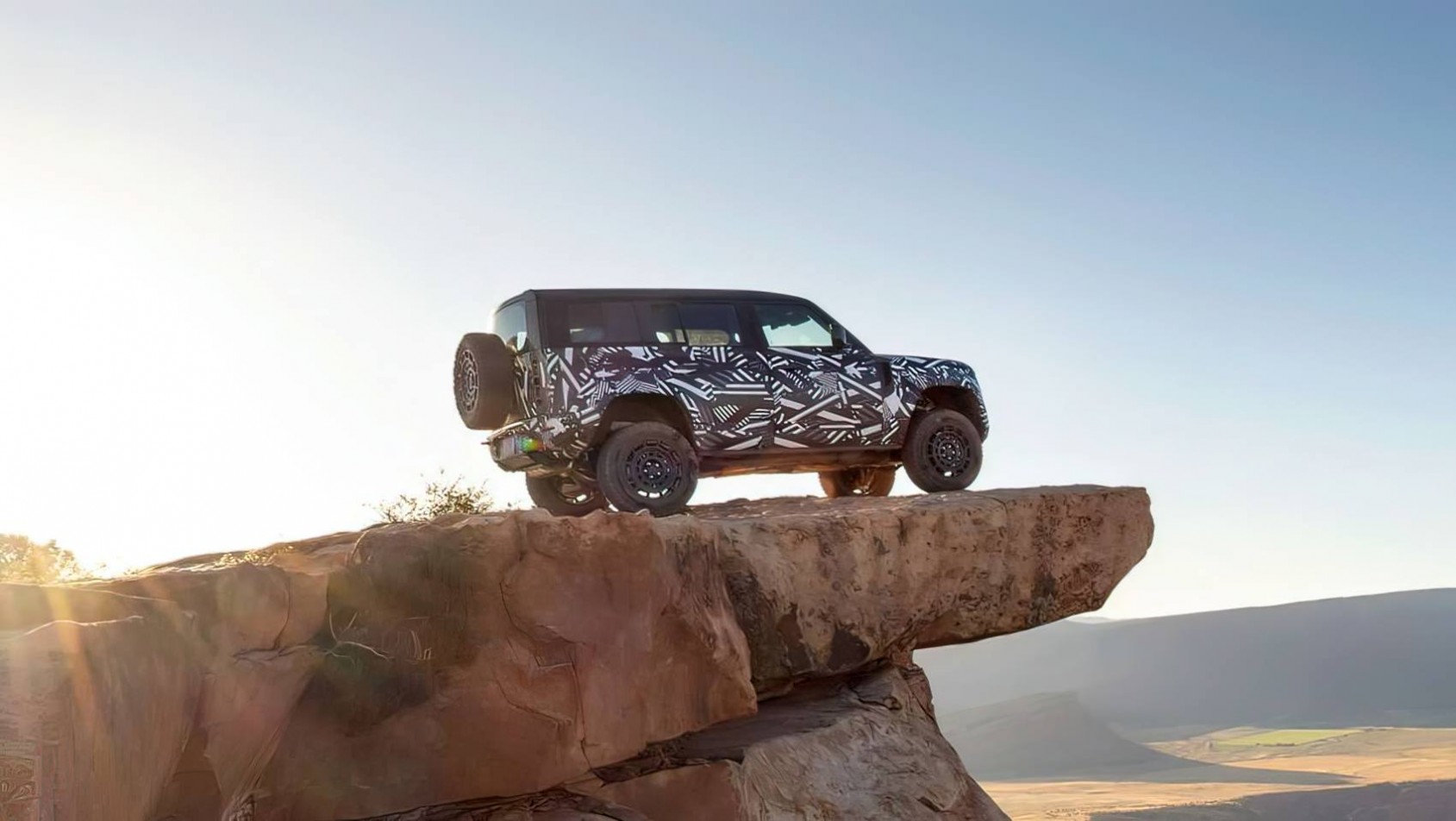 Land Rover Defender Land Rover Defender OCTA teaser