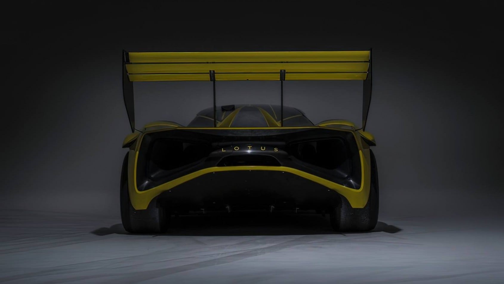 Lotus Evija X skrzydło