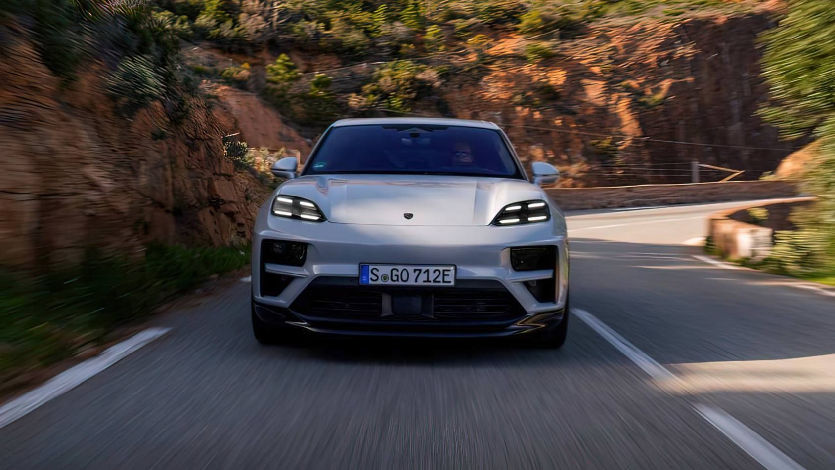 2024 Porsche Macan Electric na drodze