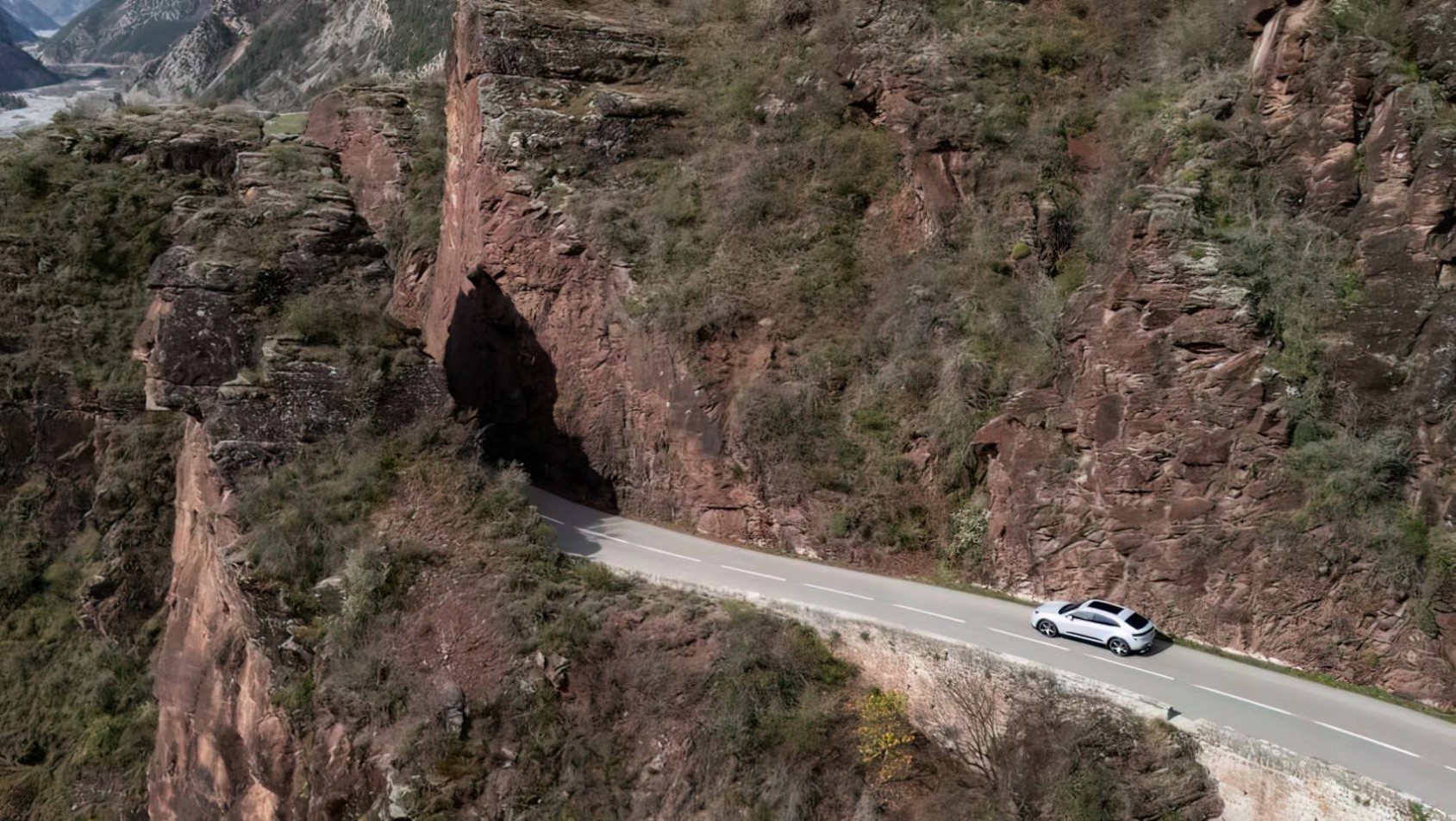 2024 Porsche Macan Electric dynamika