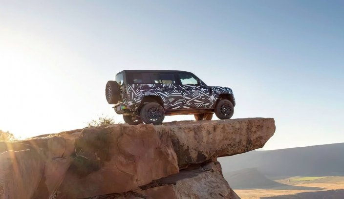 Land Rover Defender OCTA teaser