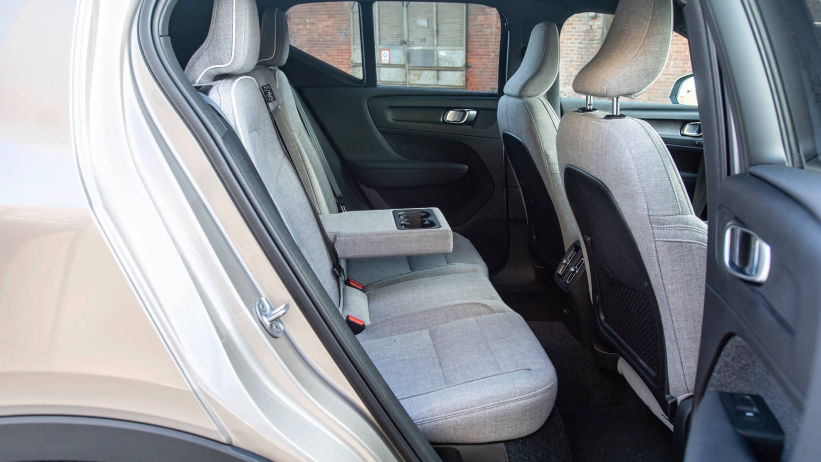 Volvo XC40 Recharge wnętrze