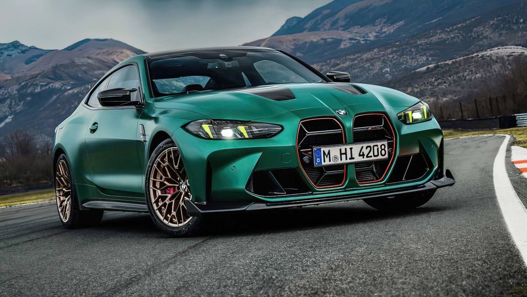 2024 BMW M4 CS G82 na torze