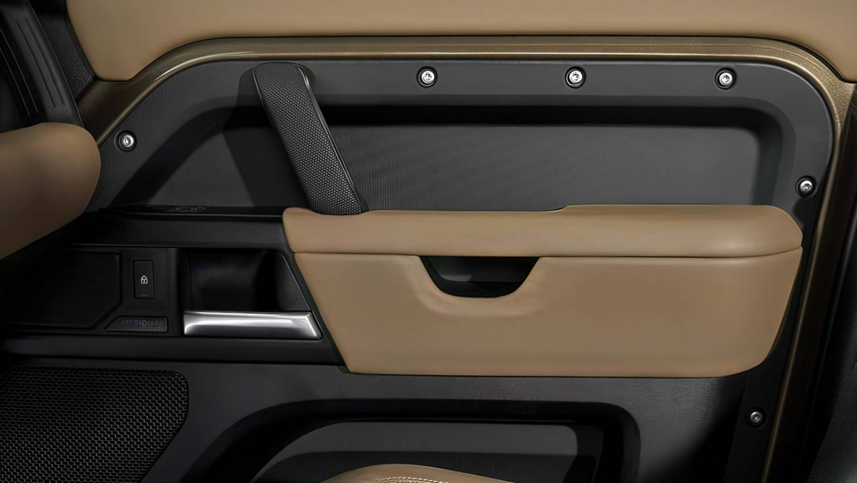 2024 Land Rover Defender wykończenie kabiny