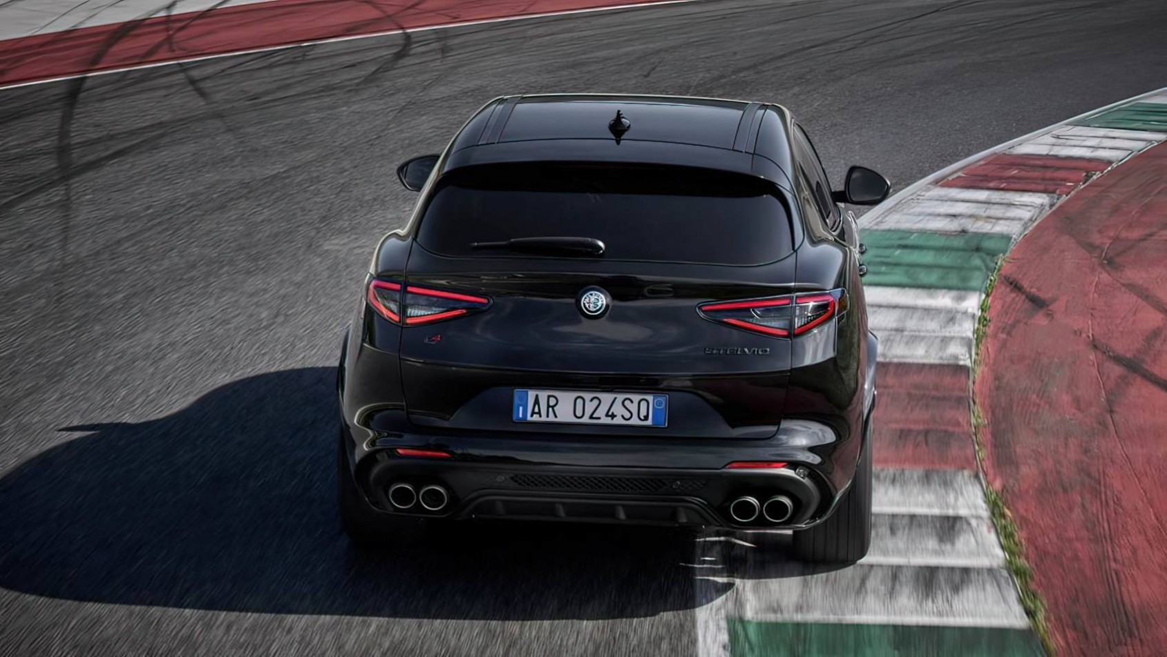 Alfa Romeo Stelvio Quadfrifoglio Super Sport tył