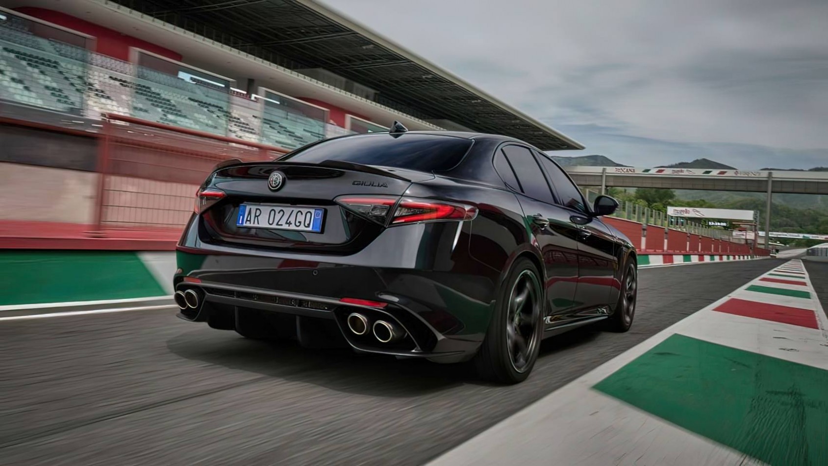 Alfa Romeo Giulia Quadfrifoglio Super Sport tył