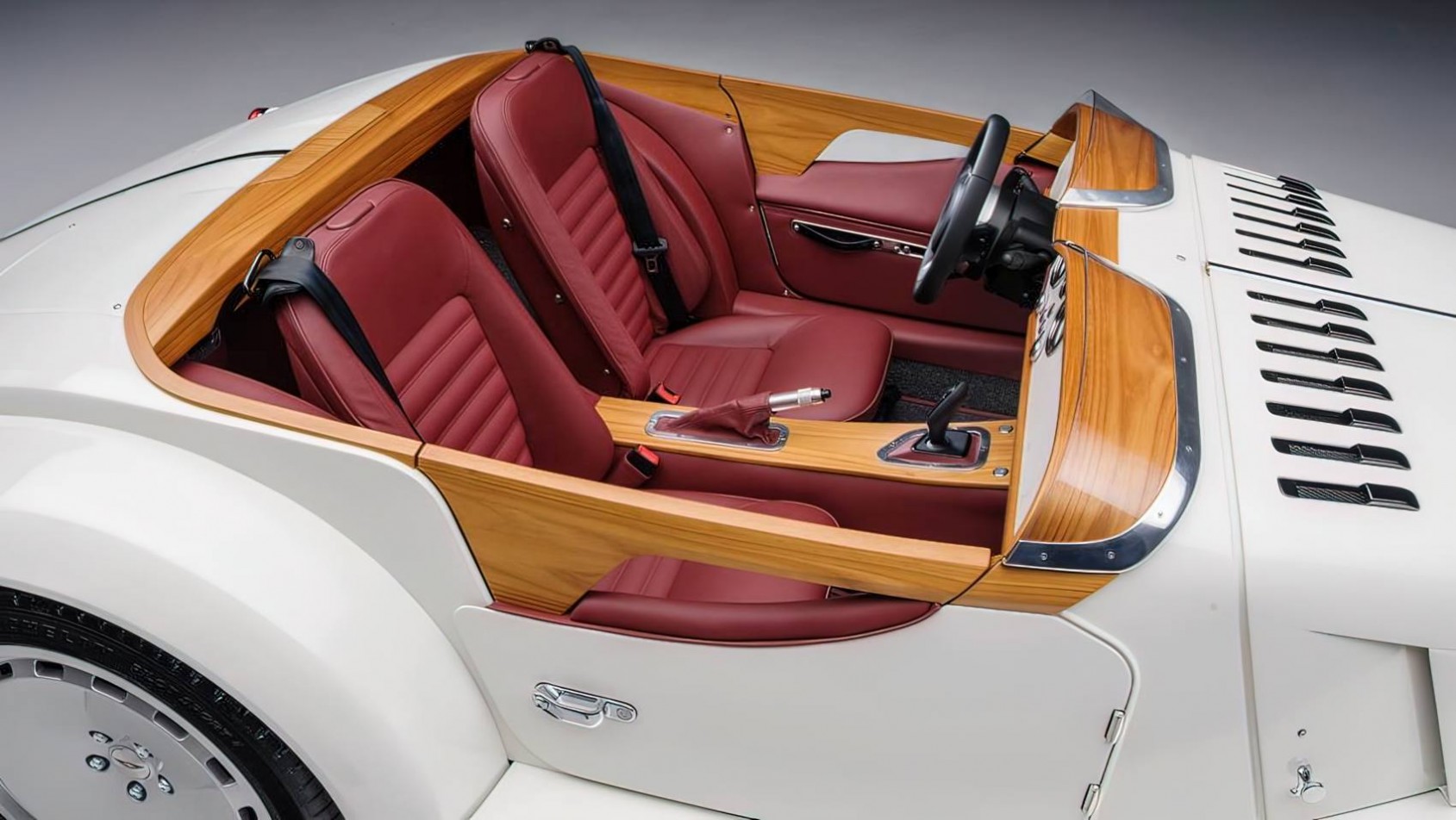 Morgan Midsummer kabina