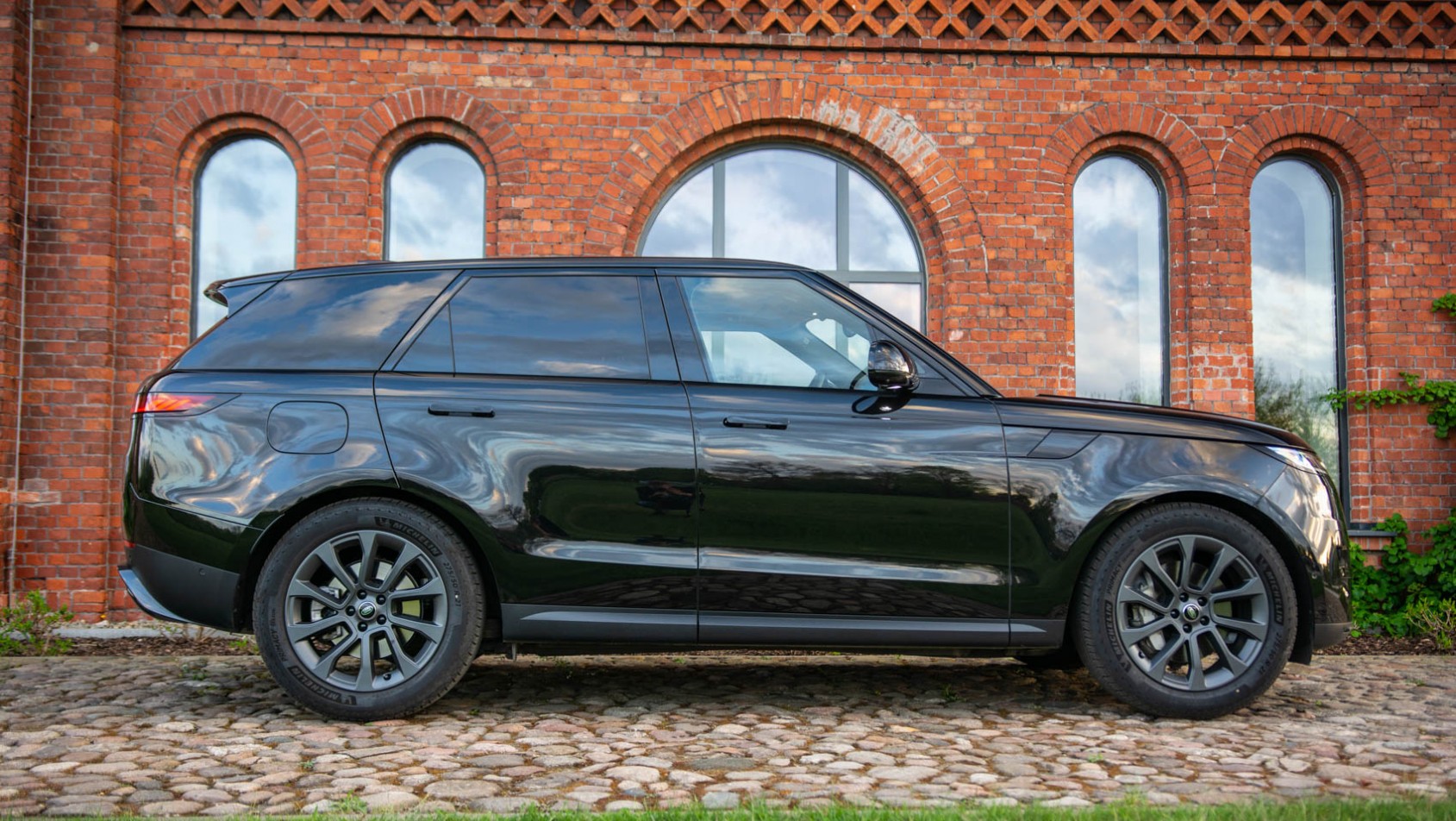 Range Rover Sport 2024 Range Rover Sport D300 sylwetka