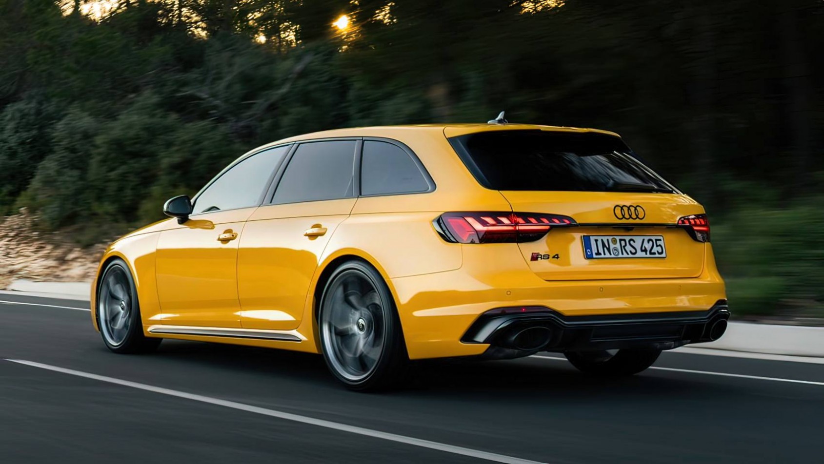 Audi RS 4 Audi RS 4 Avant Edition 25 dynamika