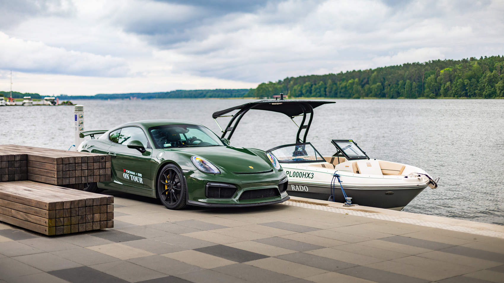 Porsche i łódź Bayliner VR5