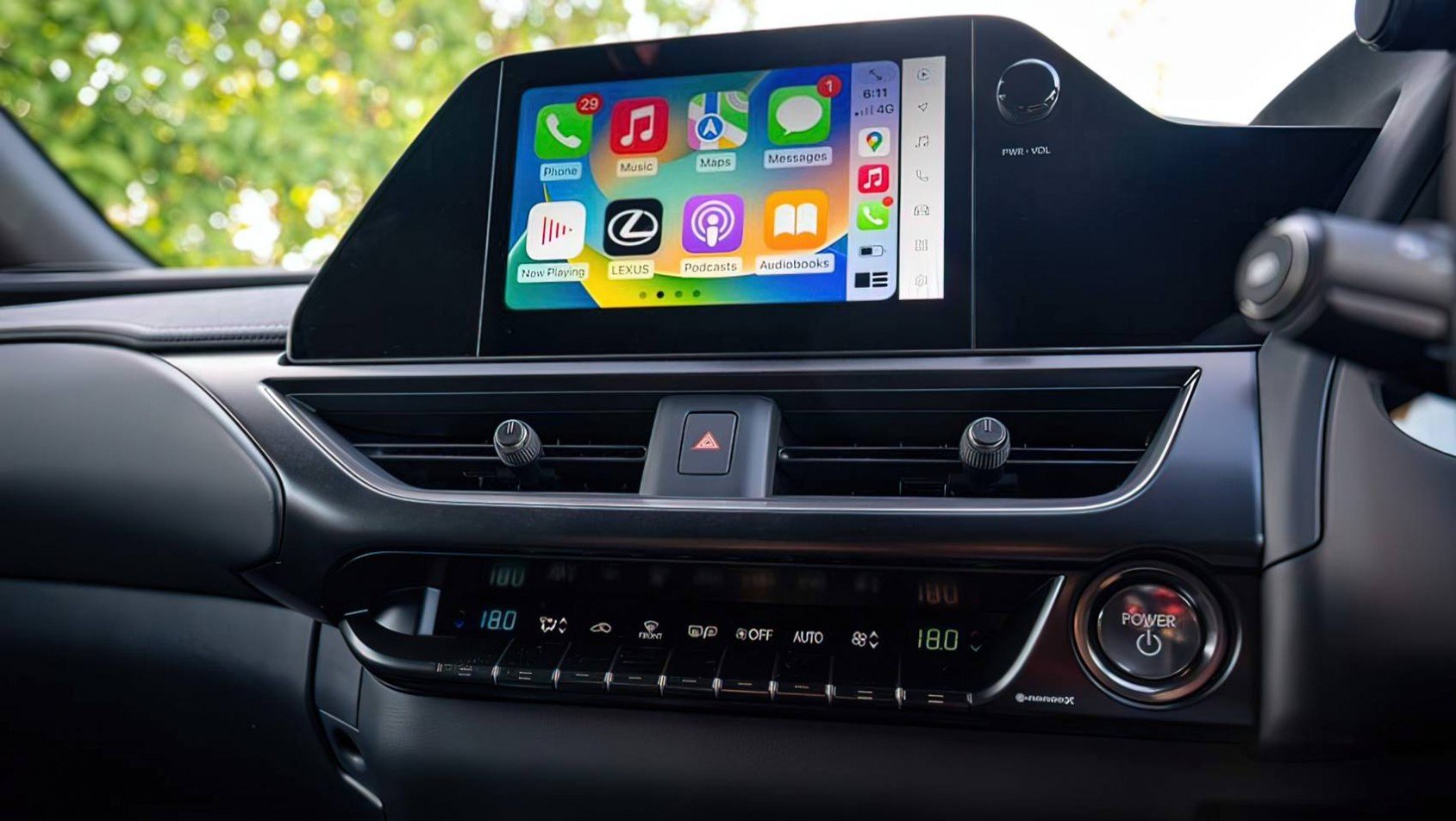 2024 Lexus UX 300h infotainment