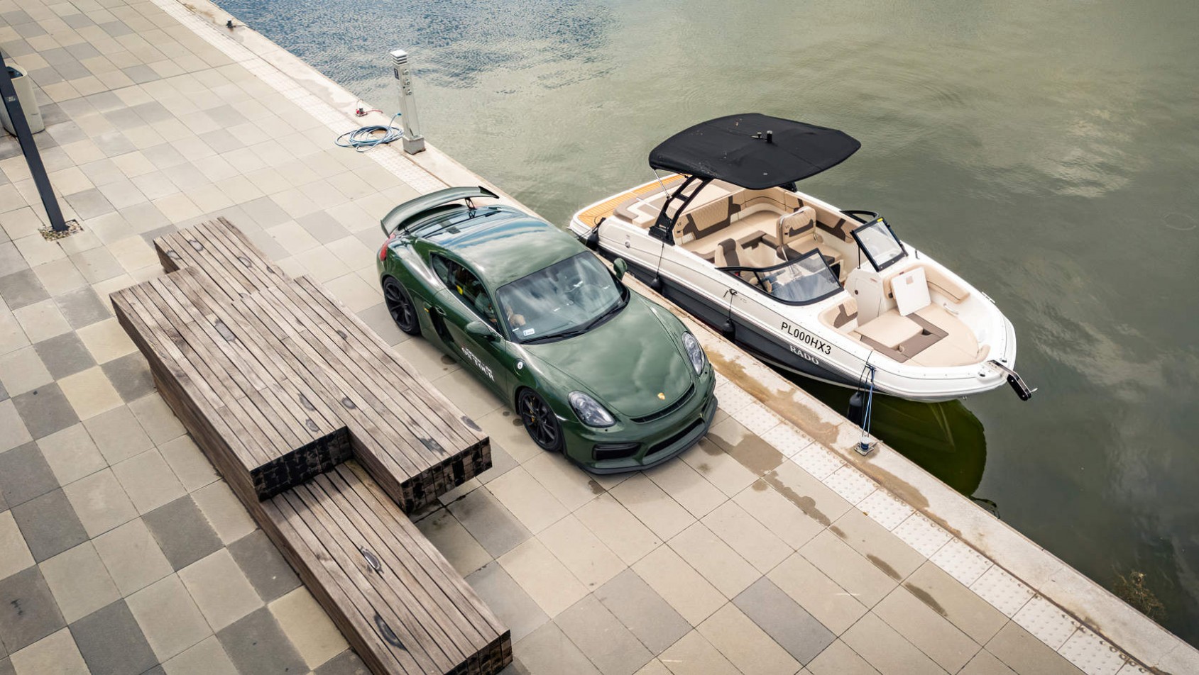 Porsche i Bayliner - widok z drona