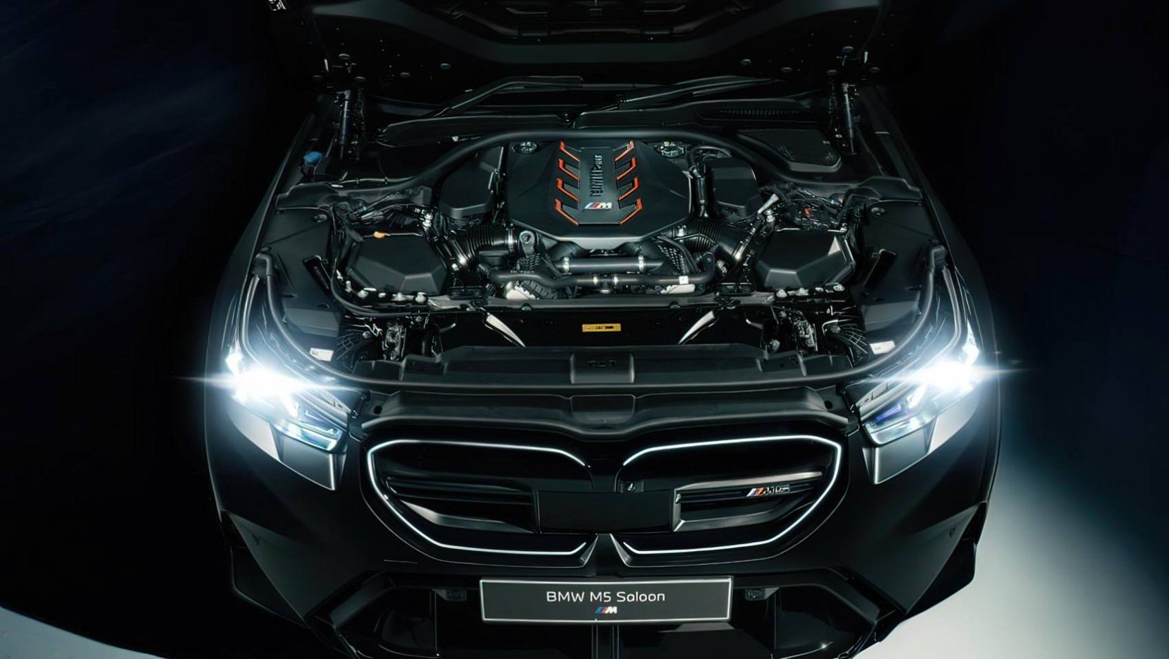 BMW M5 BMW M5 G90 silnik V8