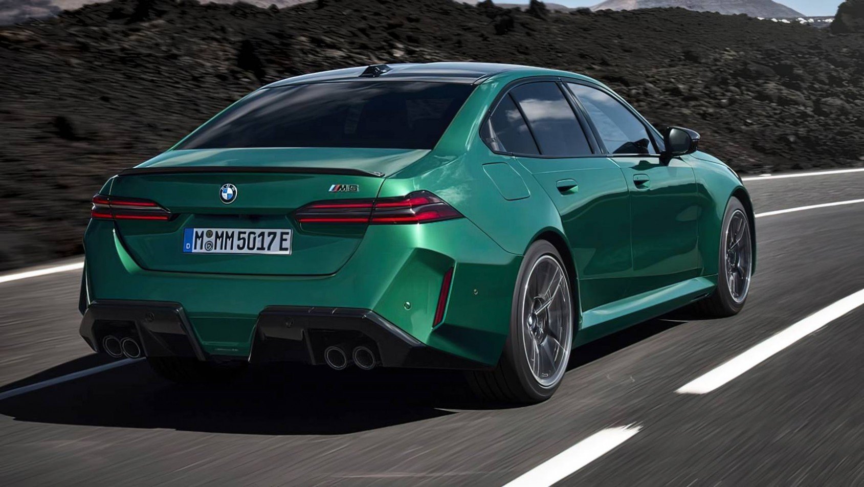 BMW M5 BMW M5 G90 sedan tył