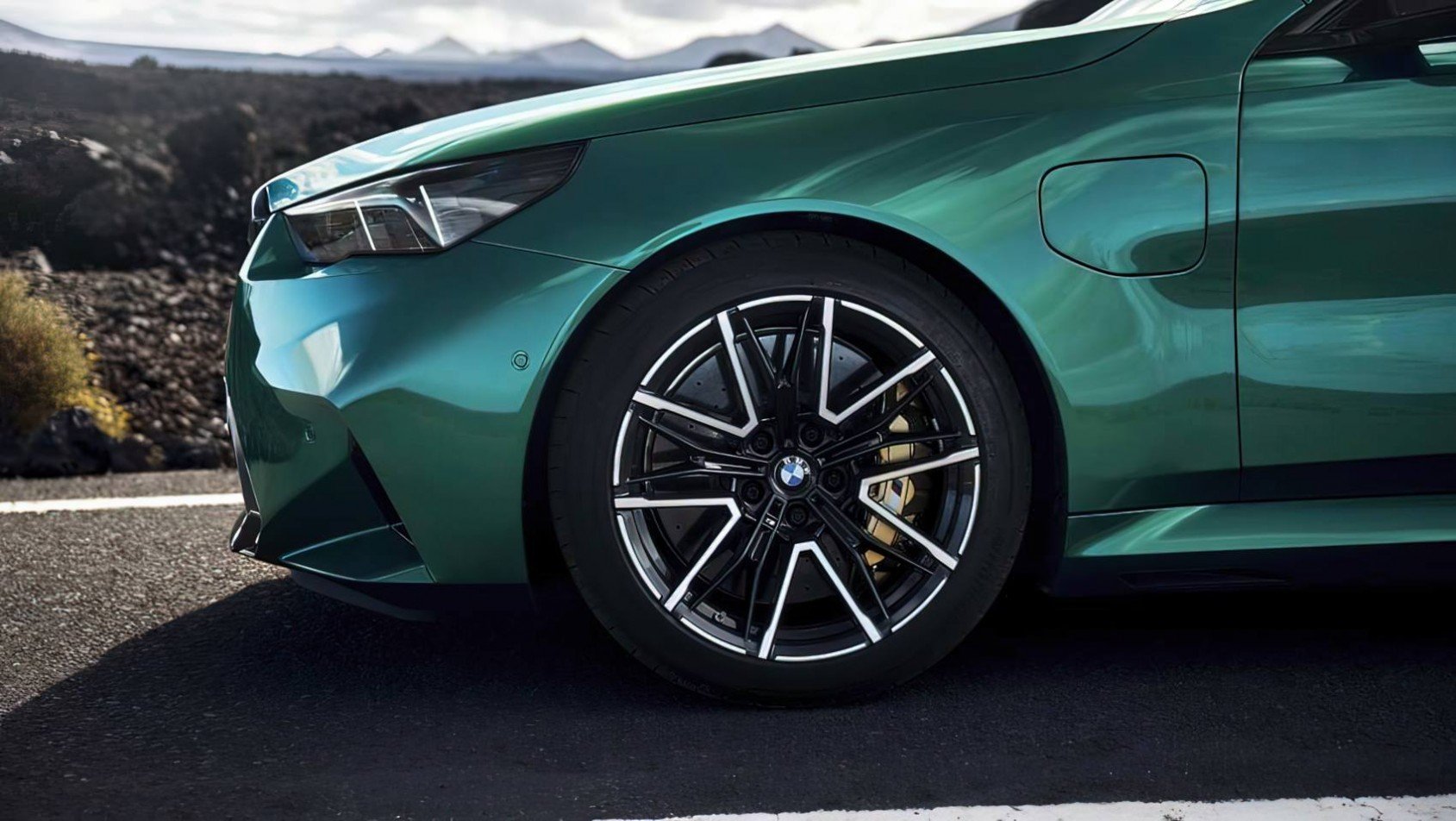 BMW M5 BMW M5 G90 felgi i hamulce