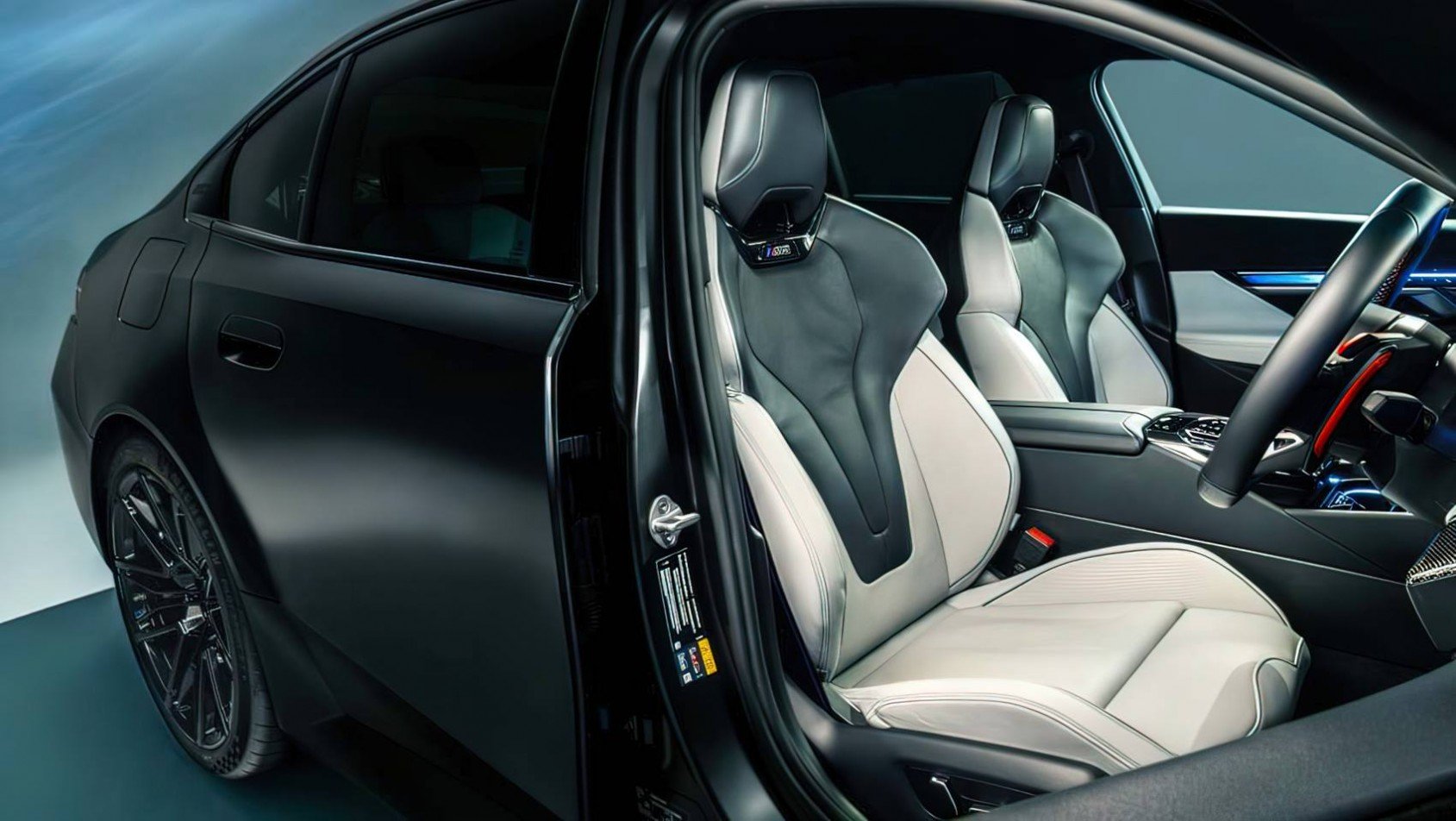 BMW M5 BMW M5 G90 fotele