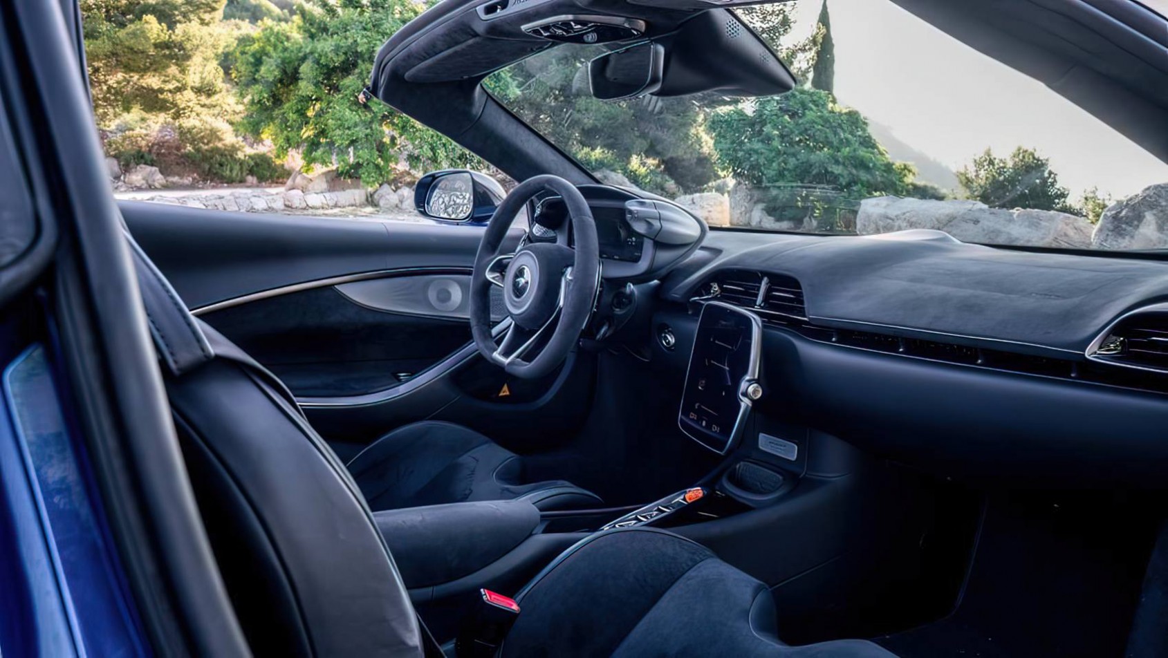 McLaren Artura Spider wnętrze