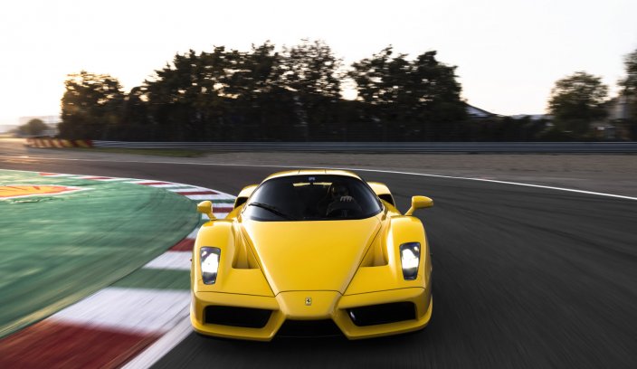 Ferrari Enzo Pirelli współpraca