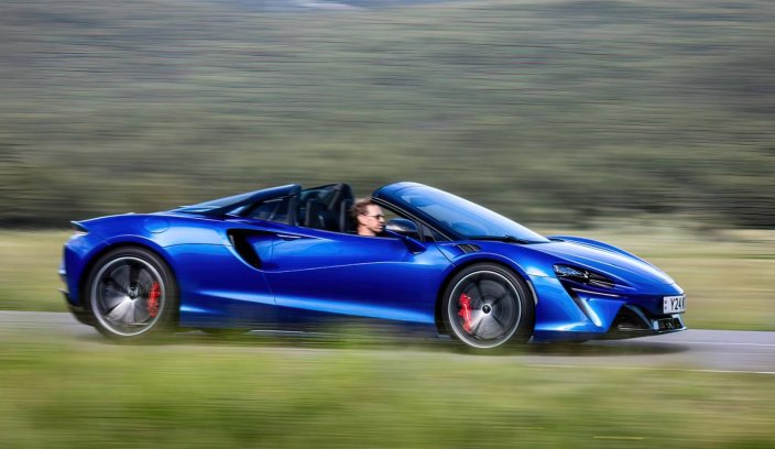 McLaren Artura Spider MY25 test