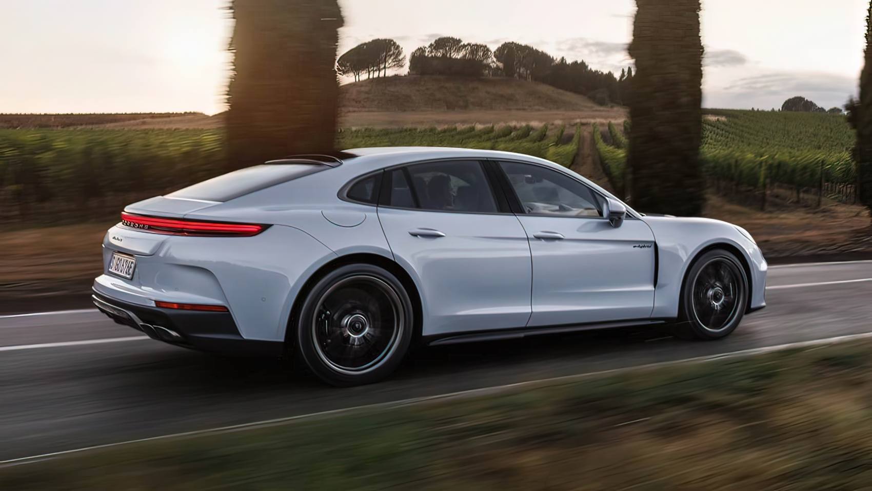 2024 Porsche Panamera Turbo S E-Hybrid design