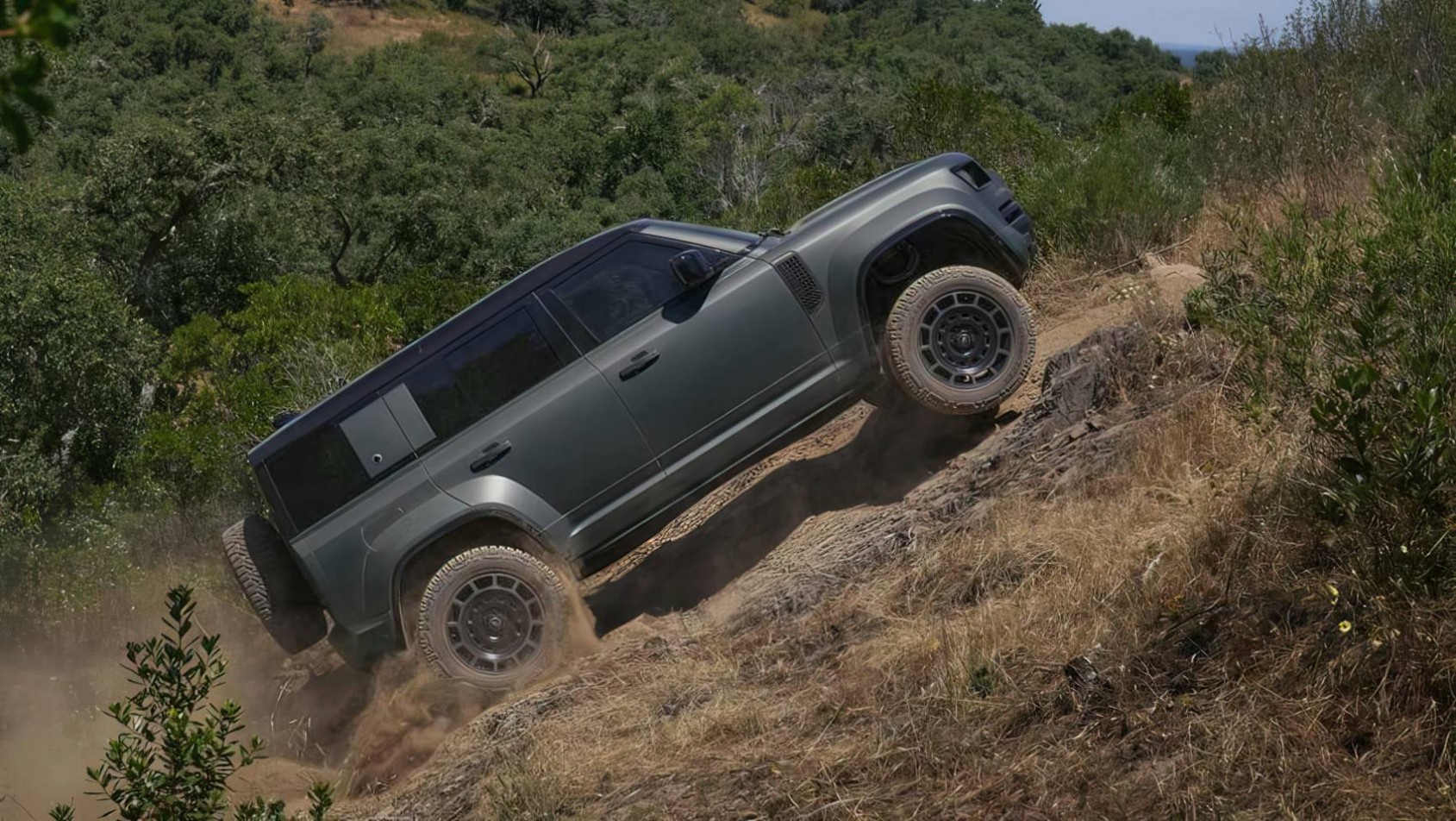 Land Rover Defender Octa V8 podjazd