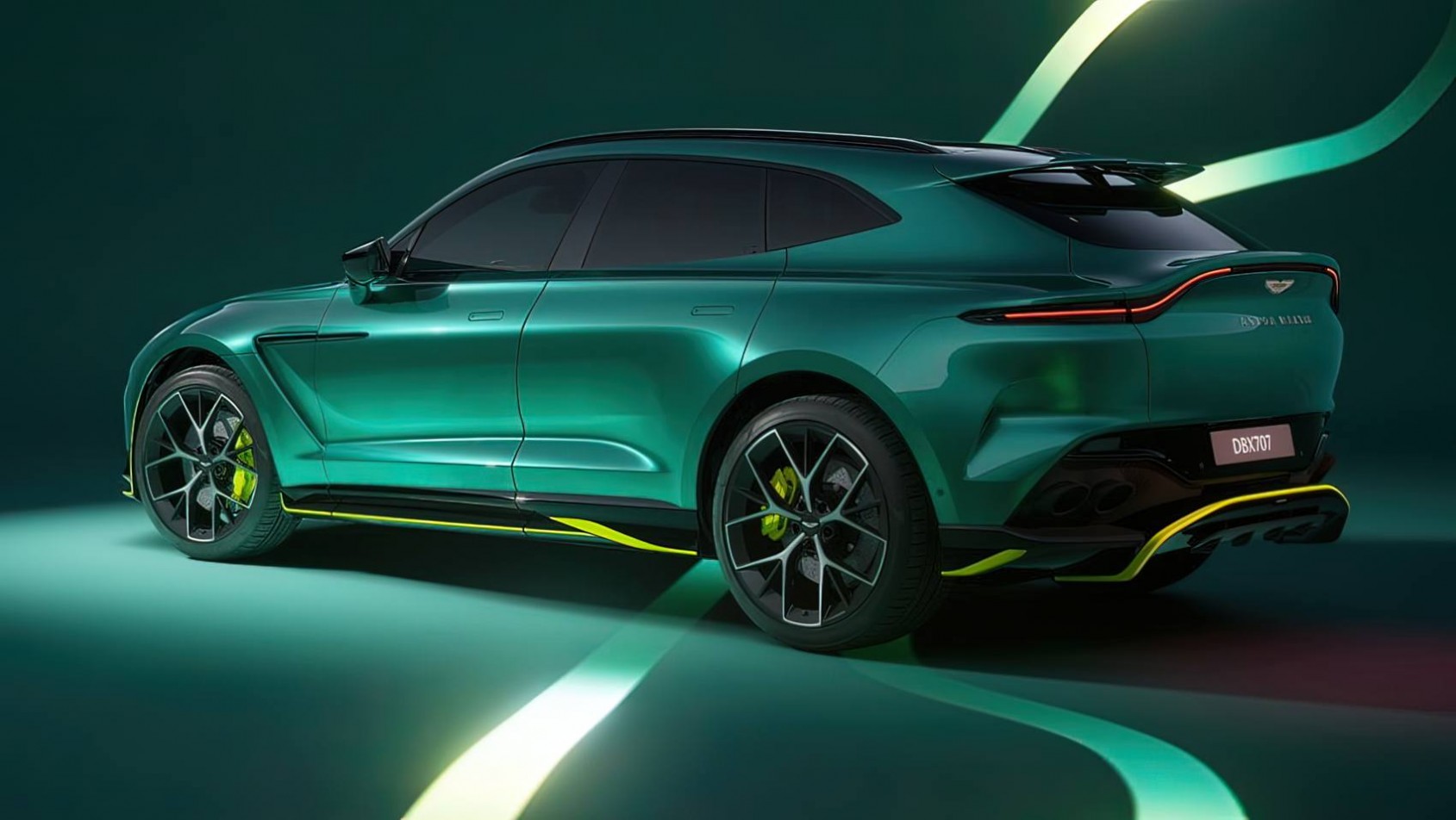 Aston Martin DBX707 AMR24 sylwetka