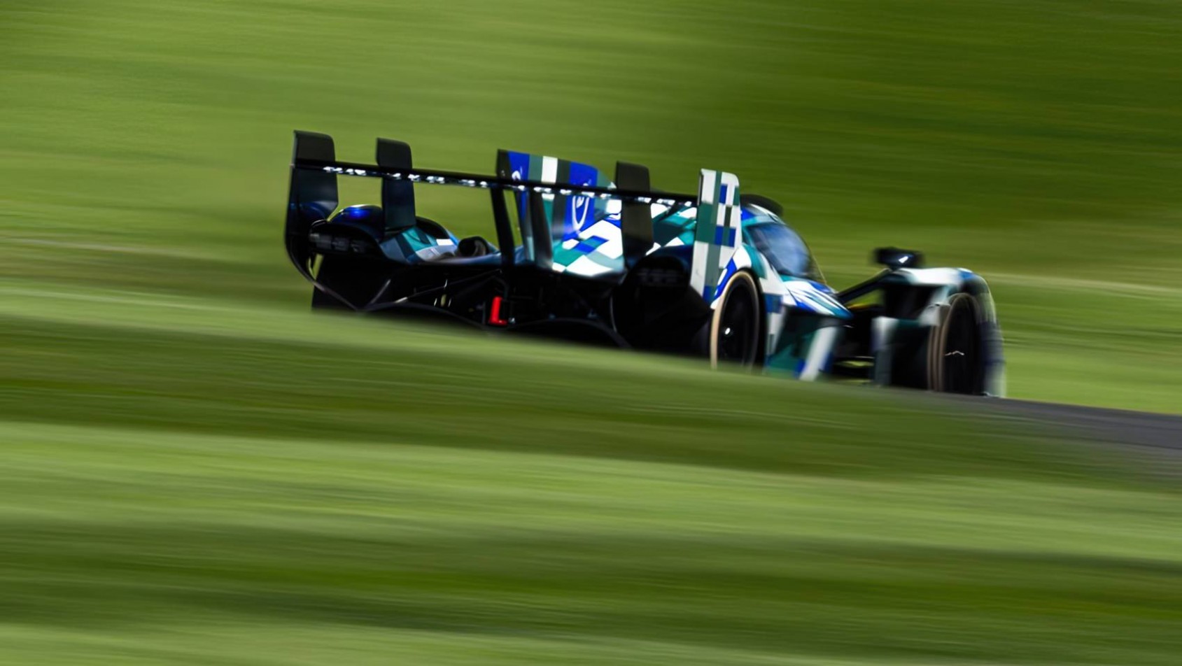 Aston Martin Valkyrie AMR-LMH tylne skrzydło