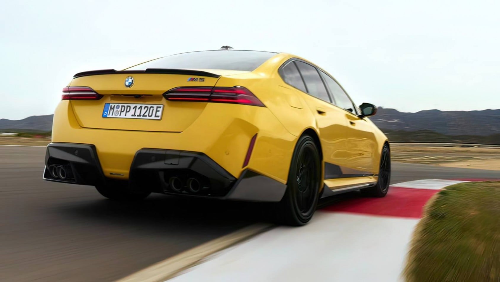 BMW M5 G90 M Performance dyfuzor