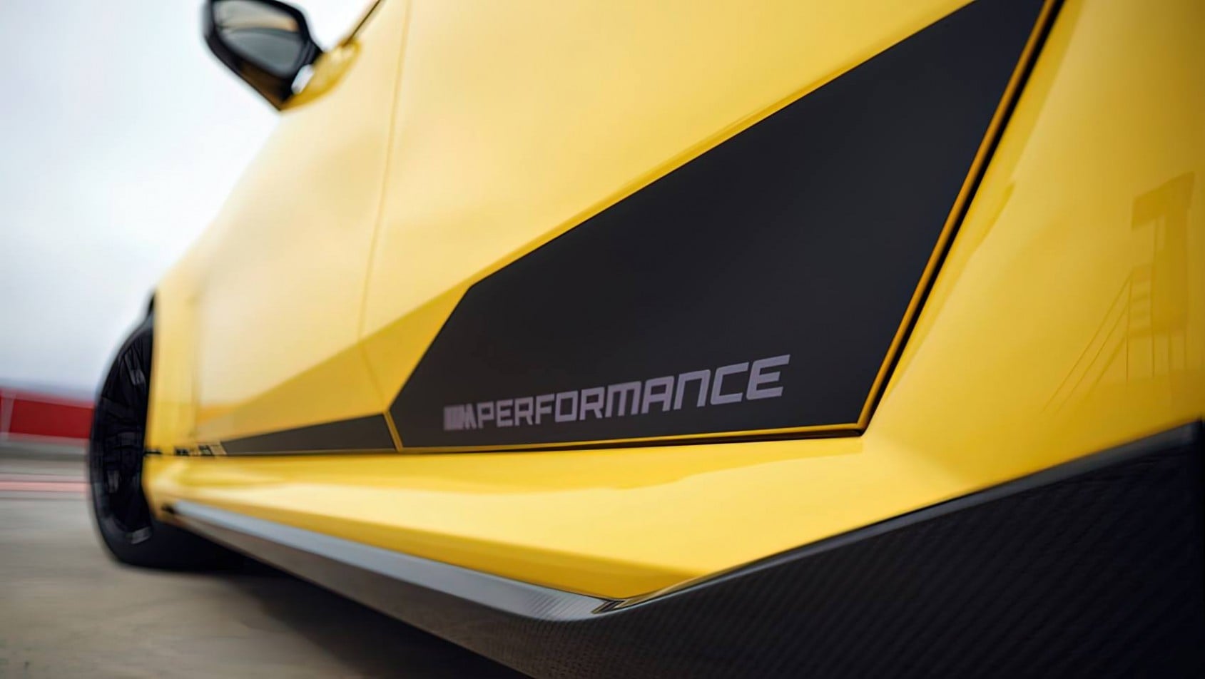 BMW M5 G90 M Performance poszerzenie progów