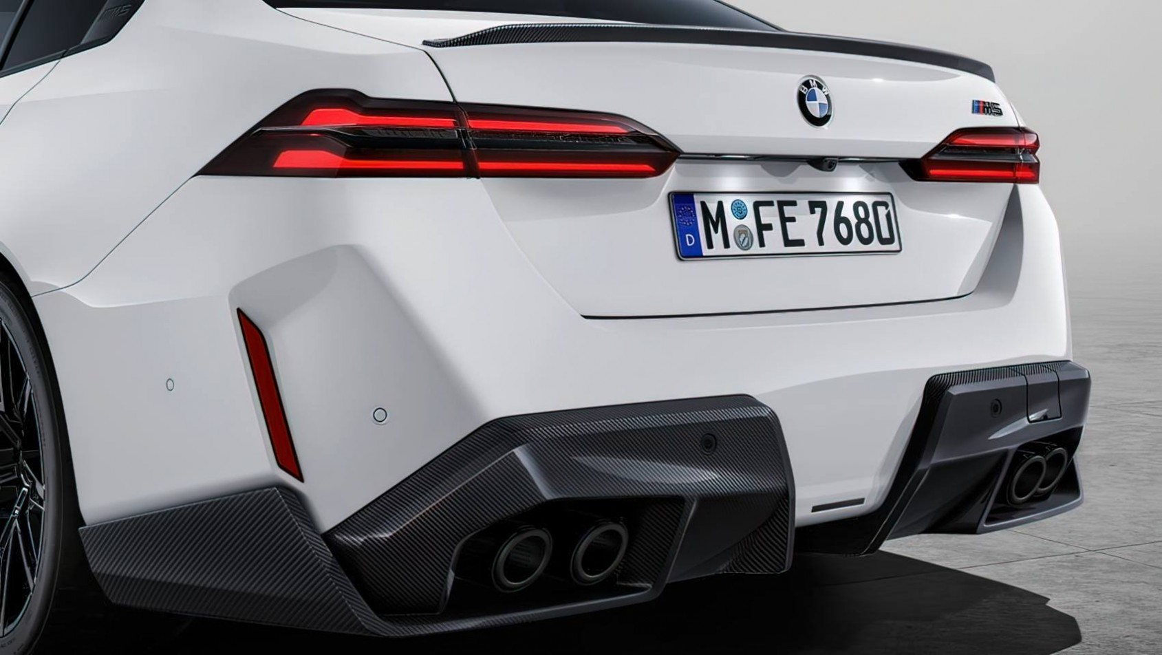 BMW M5 G90 M Performance końcówki wydechu