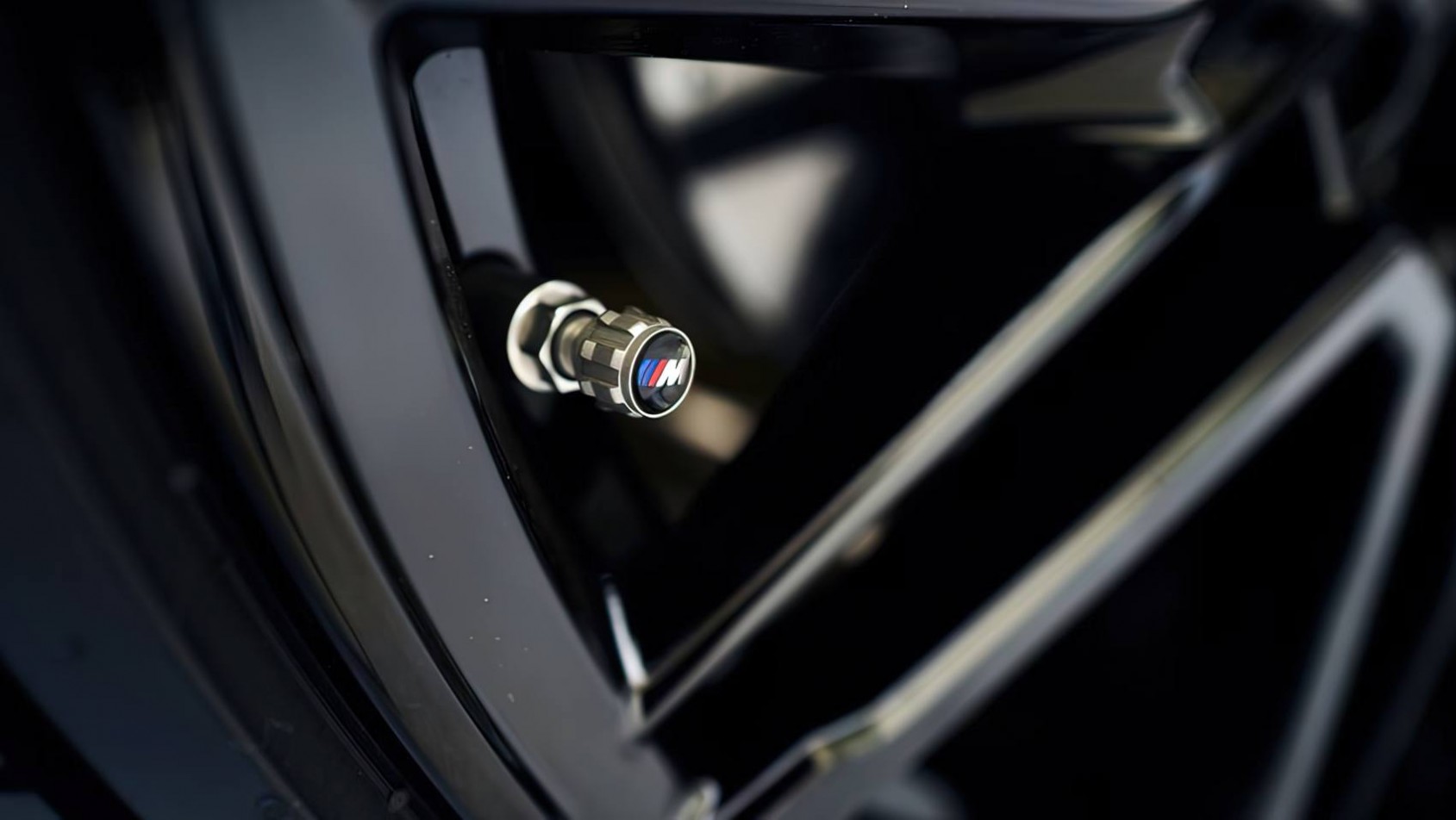 BMW M5 G90 M Performance detale