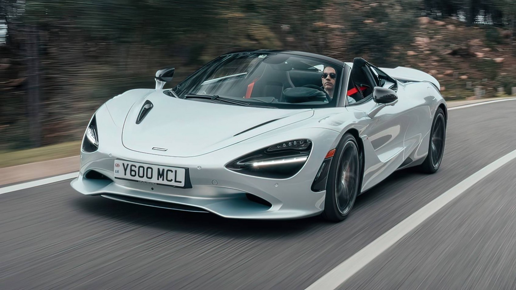 McLaren 750S spider design