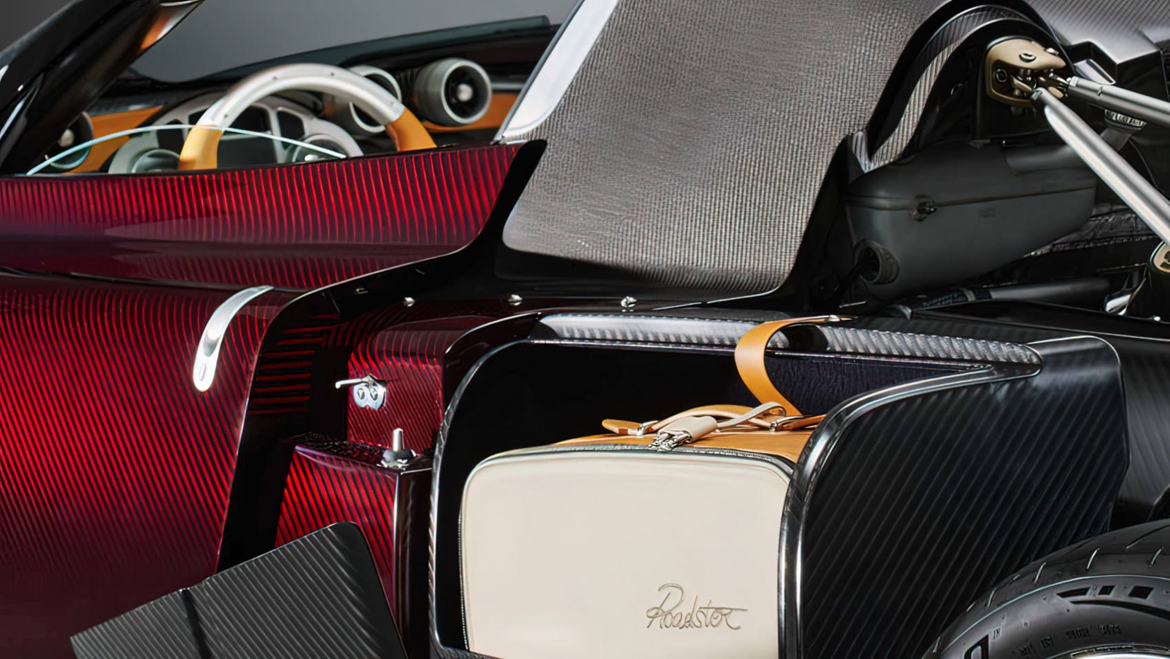 Pagani Utopia Roadster bagażnik